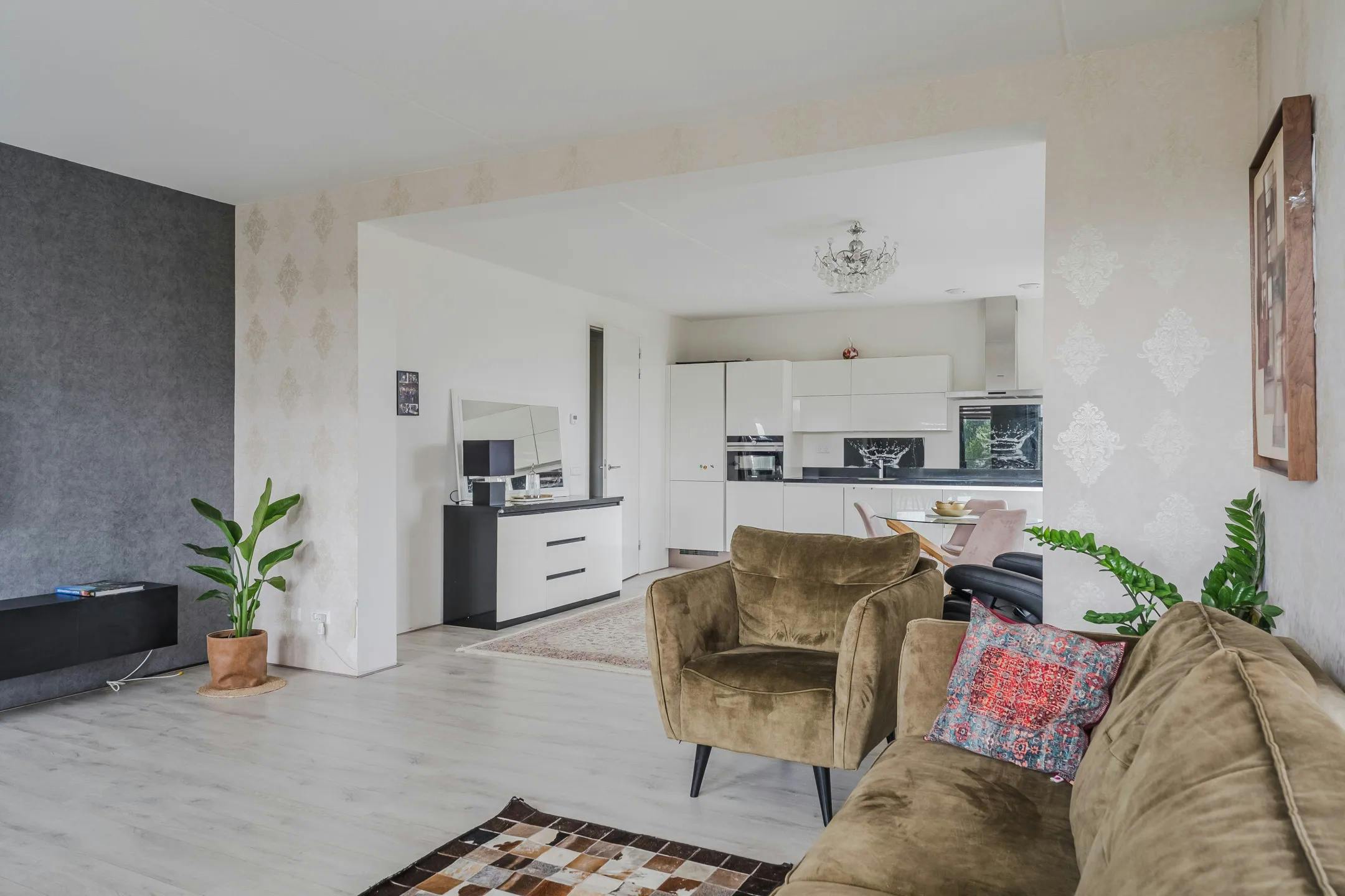 Apartment for rent for €2,600 per month in Amstelveen, Klaasje Zevensterstraat