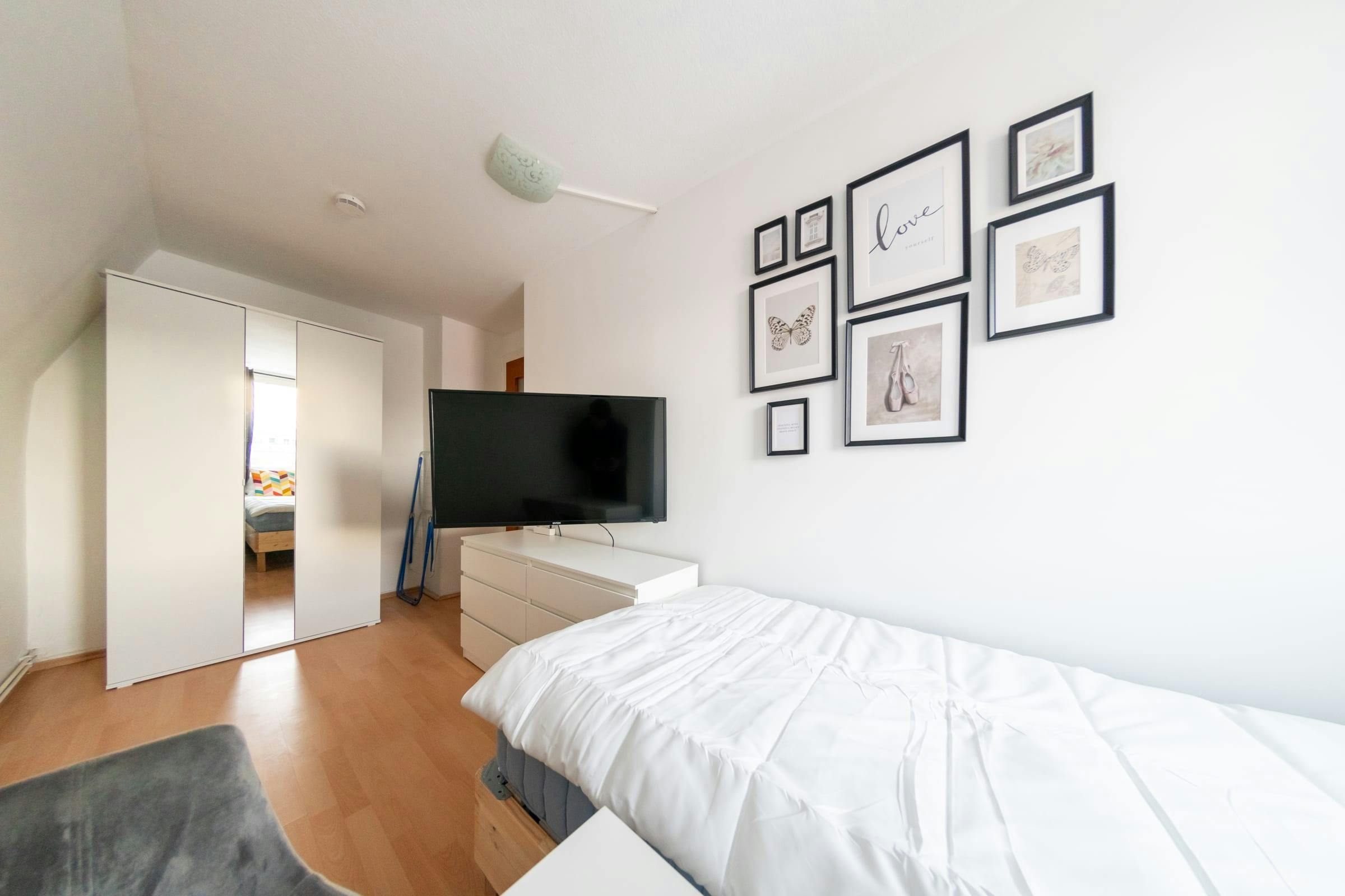Private room in Mainzer Landstraße, Frankfurt am Main (1740879) room image 1