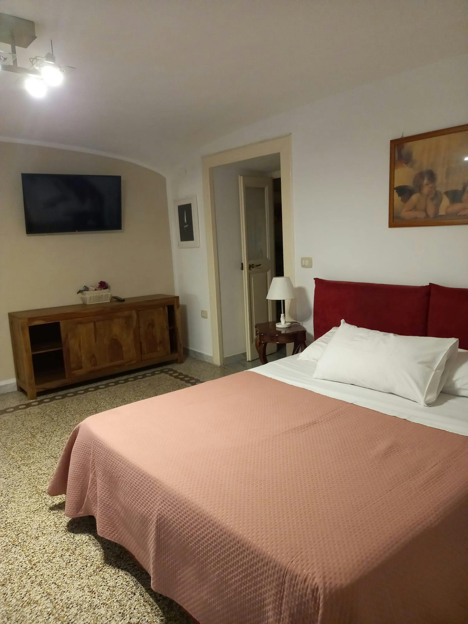 Private room in Piazza Dante, Naples (1740888) room image 1