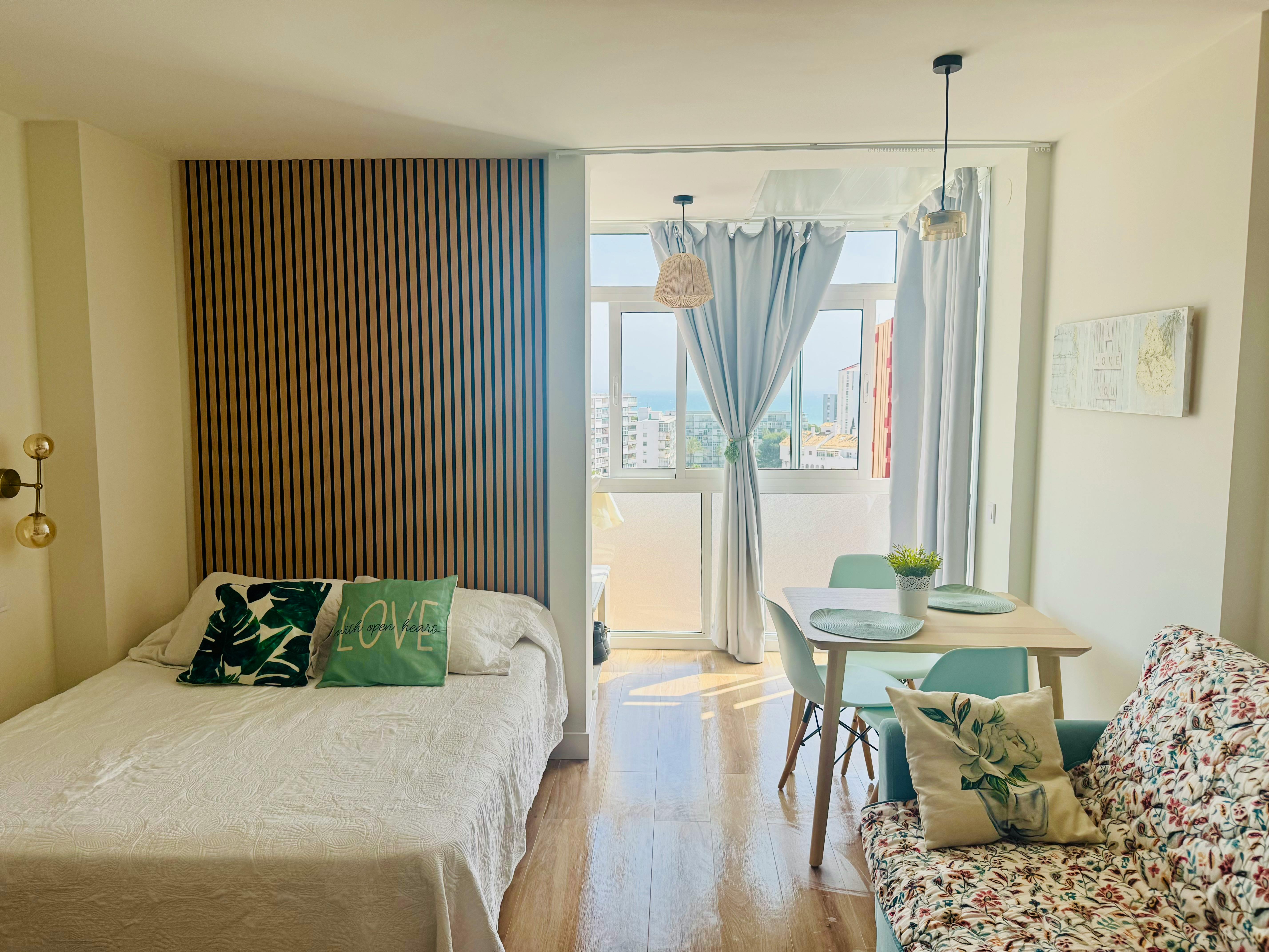 Apartment for rent for €850 per month in Benalmádena, Avenida Gamonal