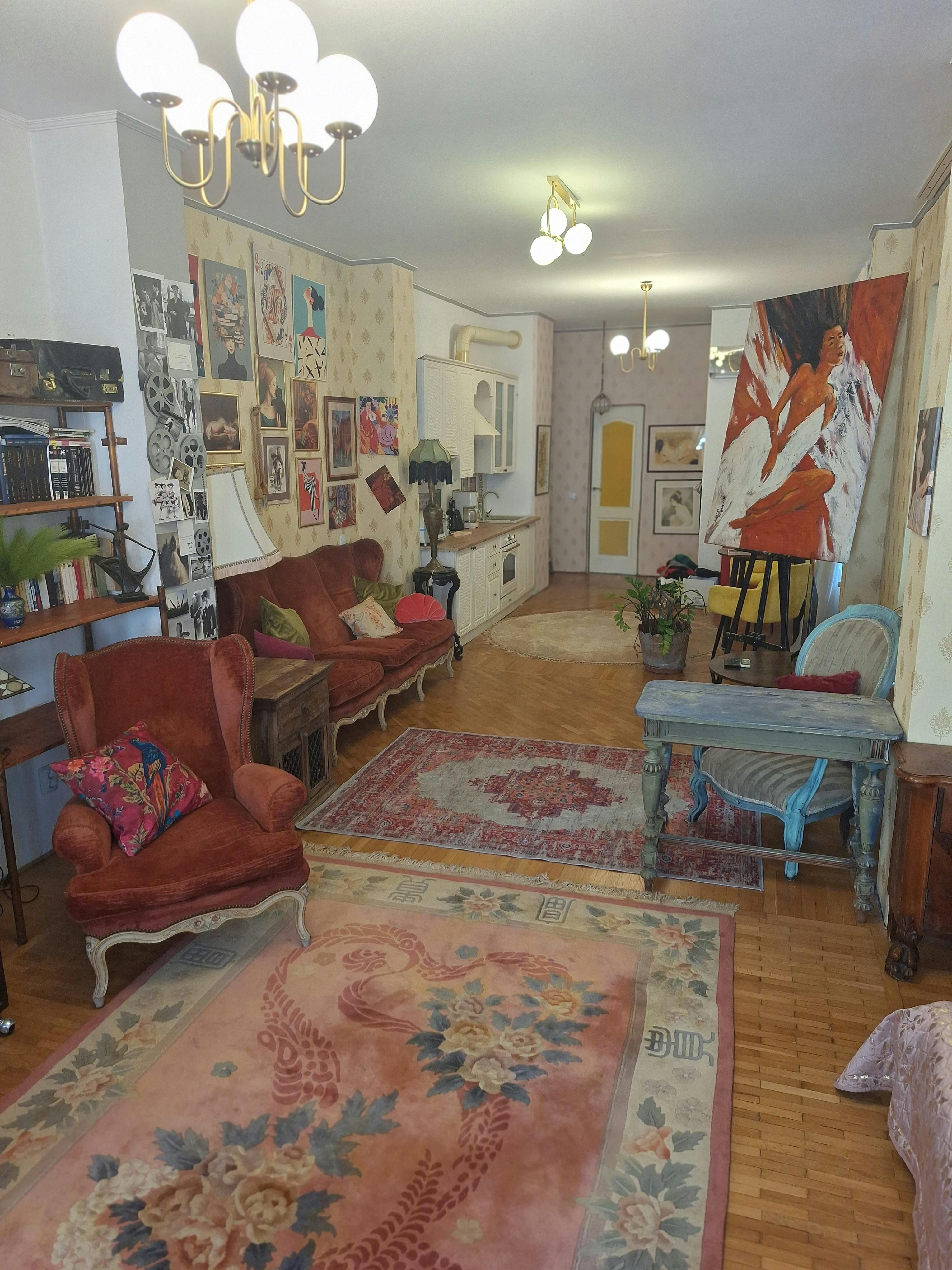 Casa in affitto a 6315 RON al mese a Bucharest, Strada Sfinții Voievozi