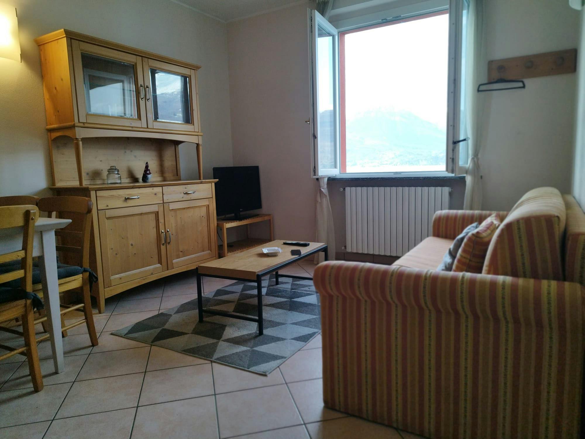 Квартира за оренду для 1 000 EUR на місяць у Colico Piano, Via la Fabbrica