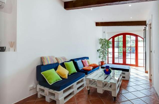 House for rent for €900 per month in Montbarbat, Ronda del Paradís