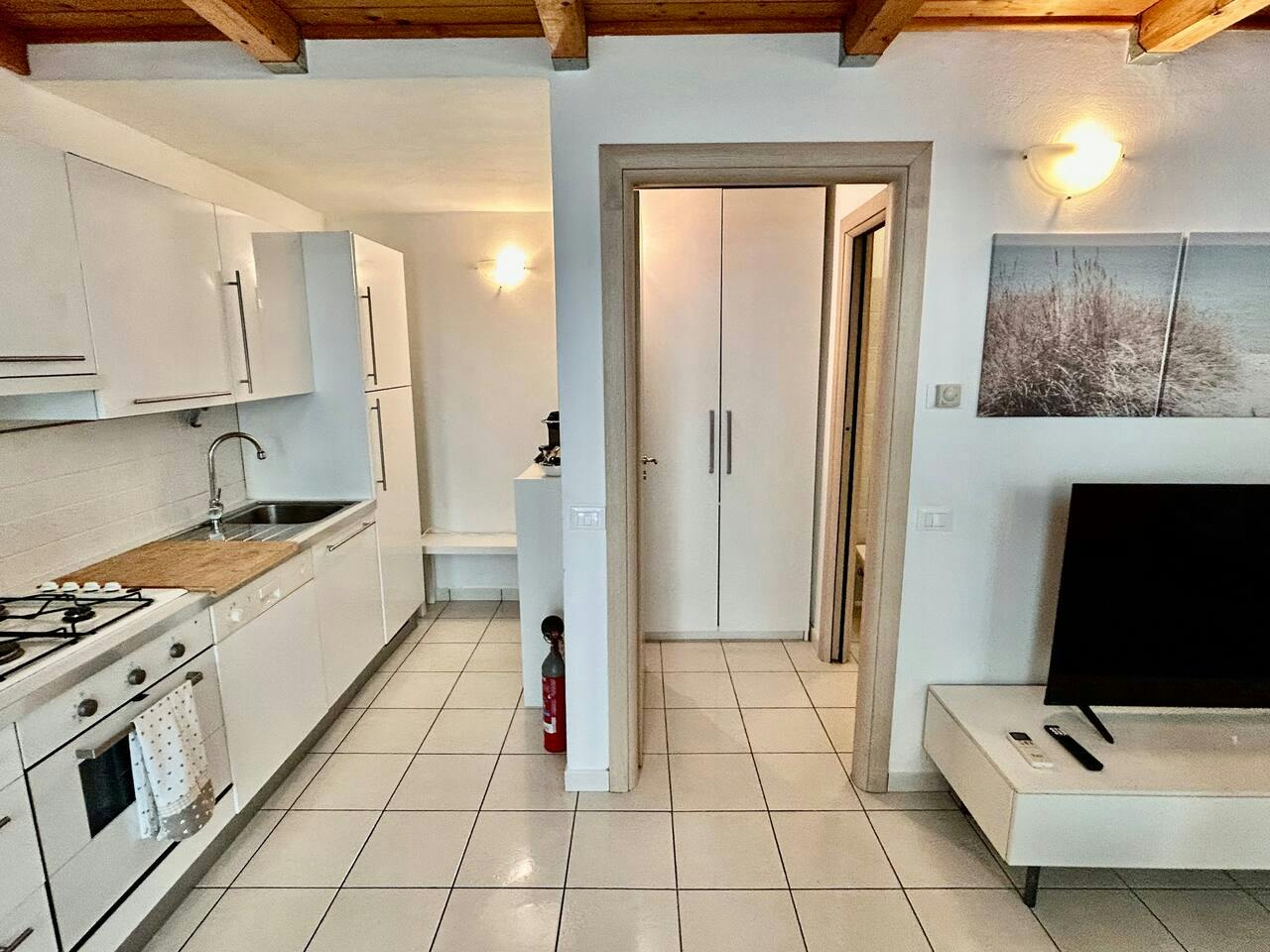 1-Bedroom House in Piazza Pompeo Castelli, Milan (1741397) room image 1