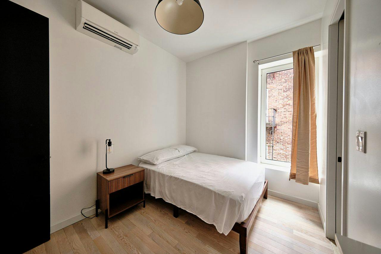Apartament de închiriat pentru $3,192 pe lună în Brooklyn, East 17th Street