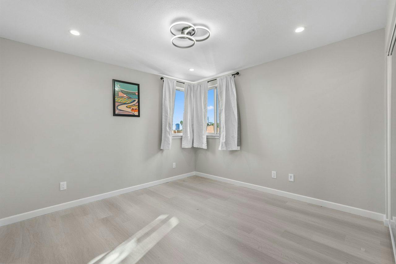 Apartment for rent for €1,902 per month in Los Angeles, North Chicago Street