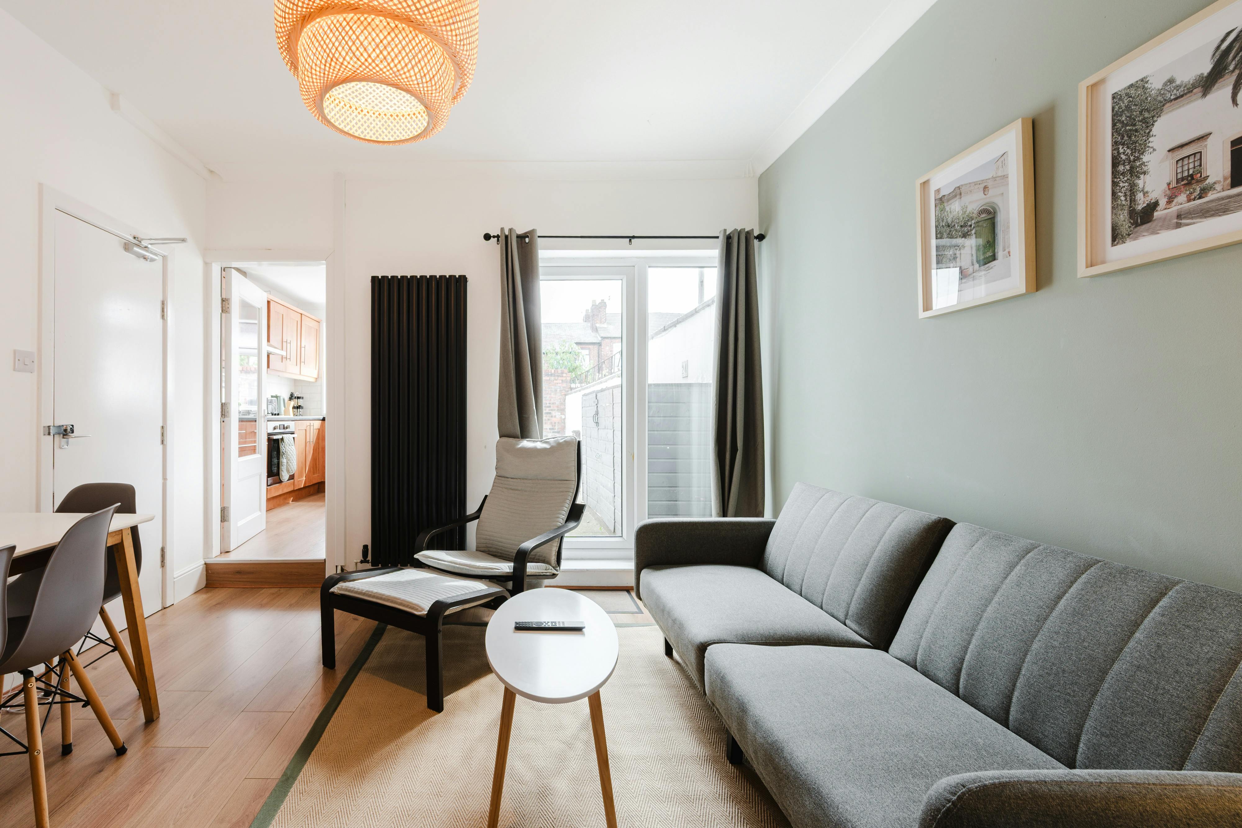 Apartment for rent for £5,580 per month in Warrington, Roome Street