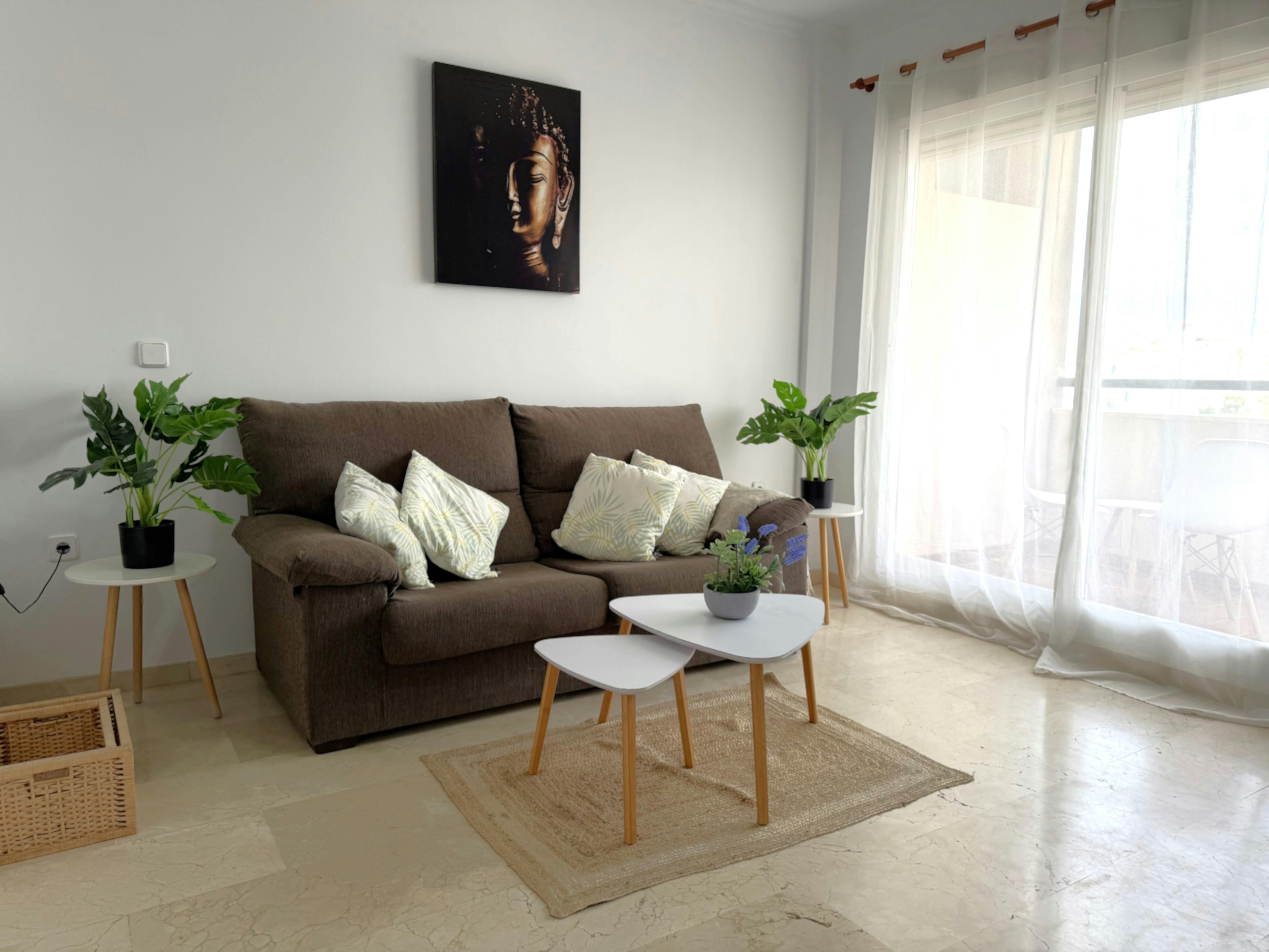 Lägenhet att hyra för 1 000 € i månaden i Estepona, Arrabal Uen. R42 Camino del Cura