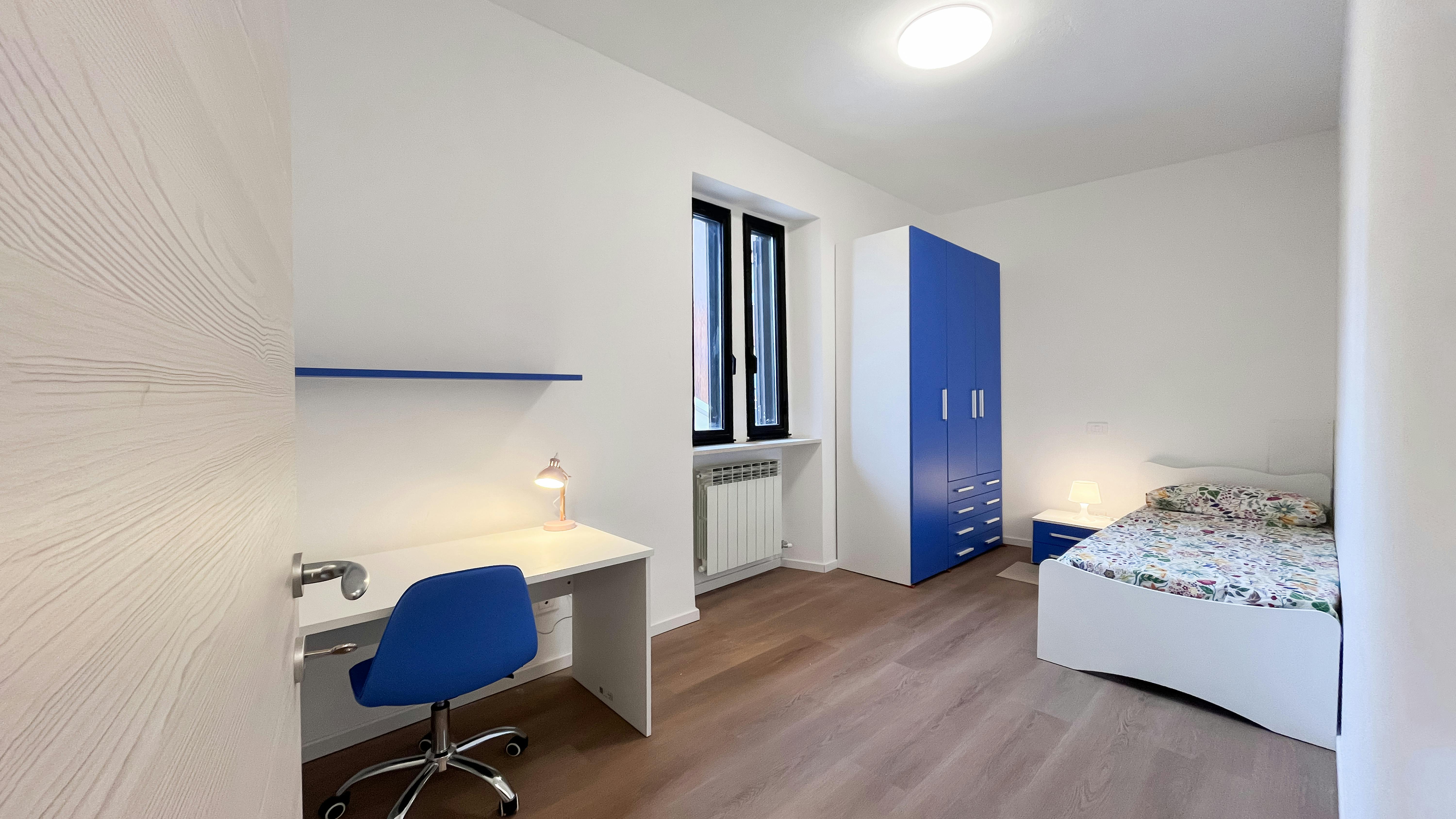 Shared room in Via Comune Antico, Milan (1741691) ROOM 1