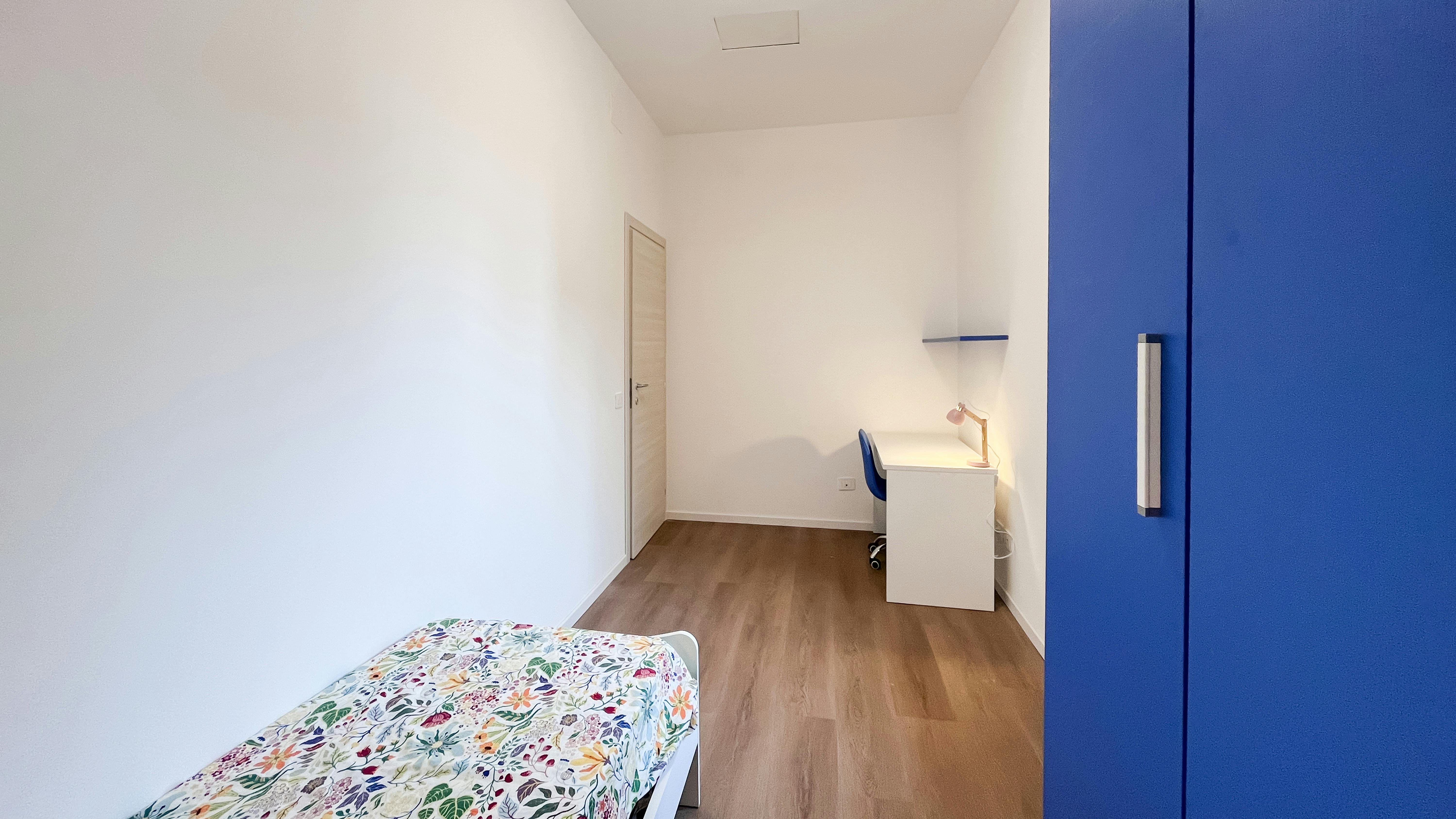 Shared room in Via Comune Antico, Milan (1741691) ROOM 2