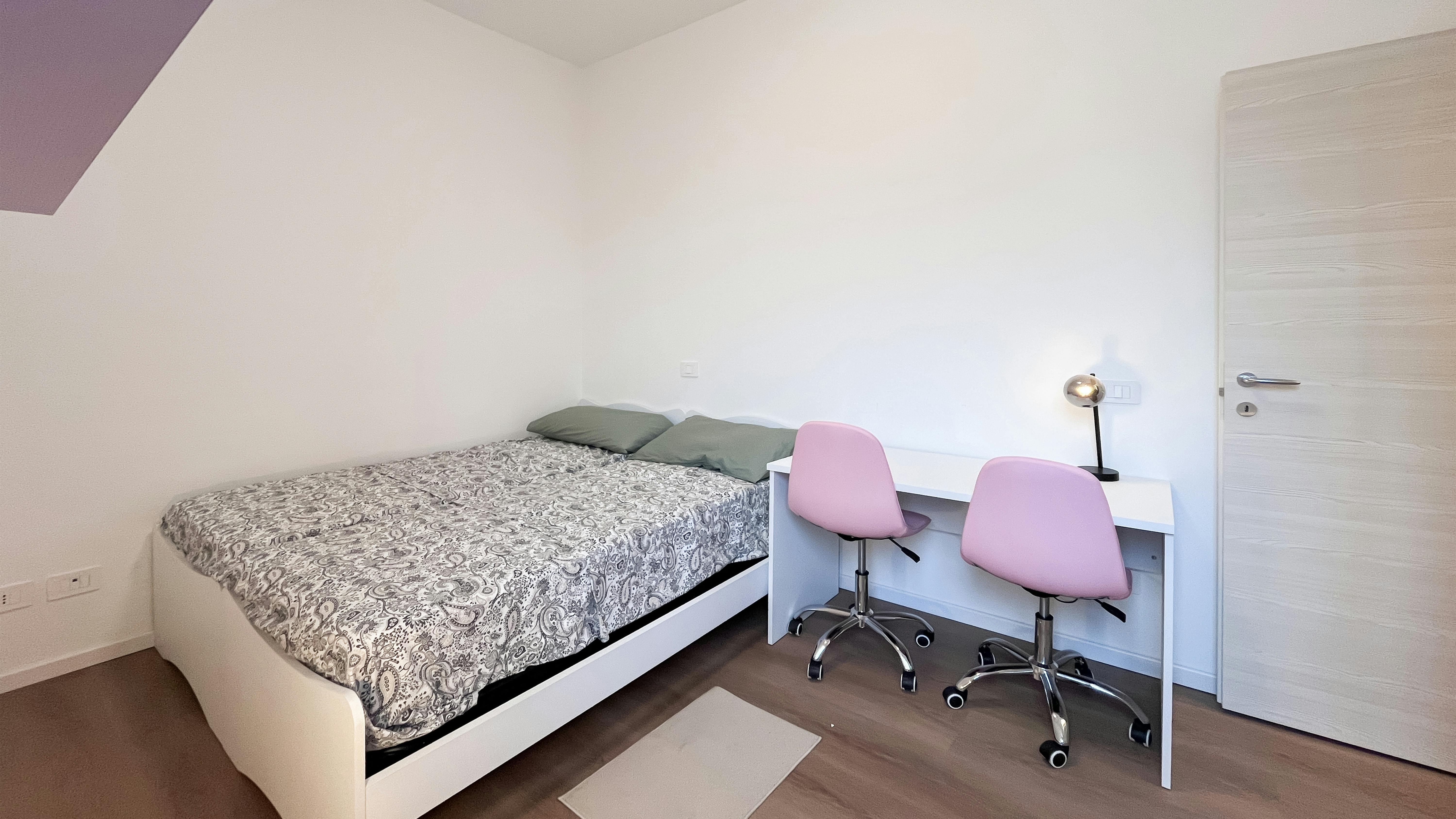 Shared room in Via Comune Antico, Milan (1741691) room image 9