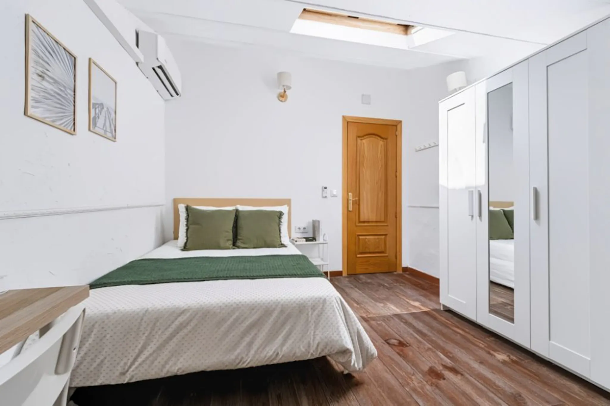 Calle de Navas del Rey, Madrid preview