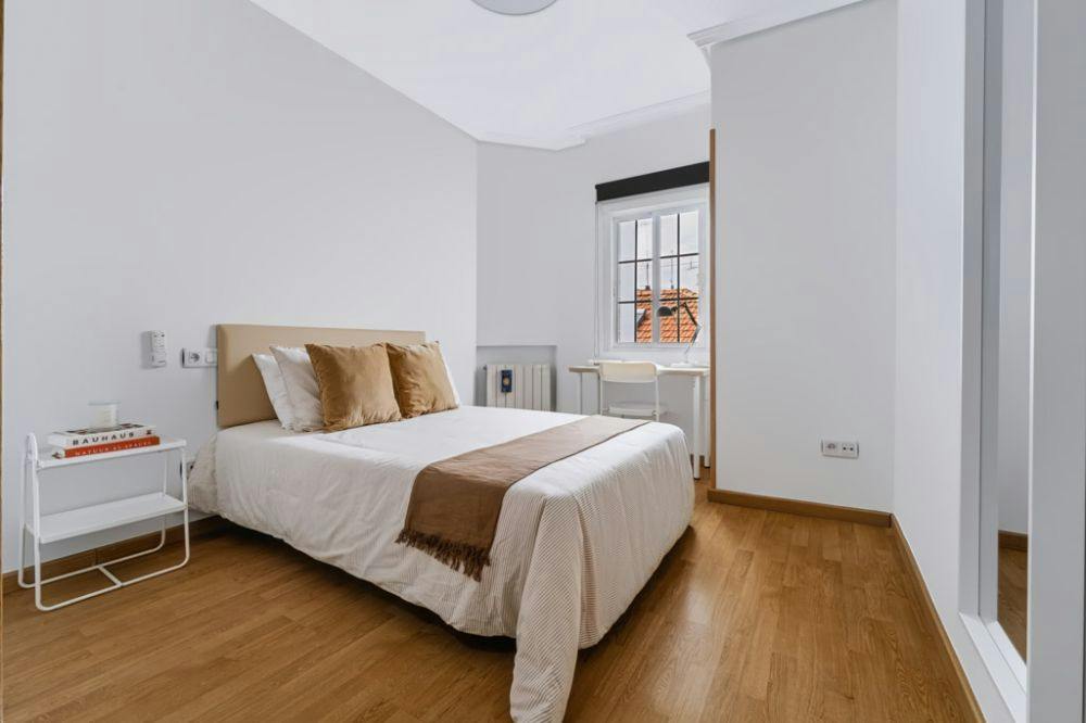 Calle de Navas del Rey, Madrid preview