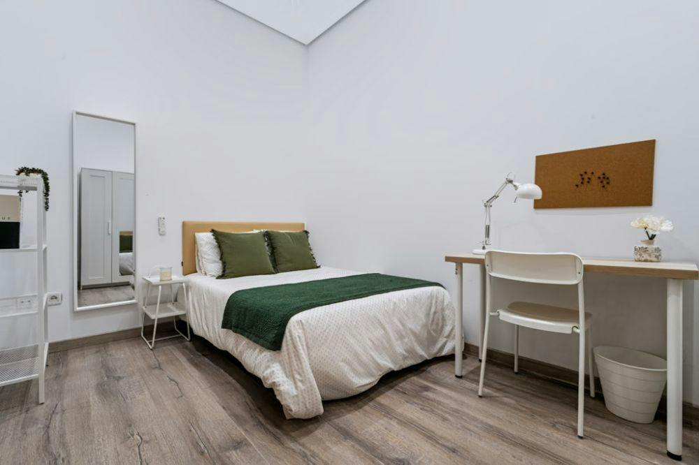 Calle de Navas del Rey, Madrid preview
