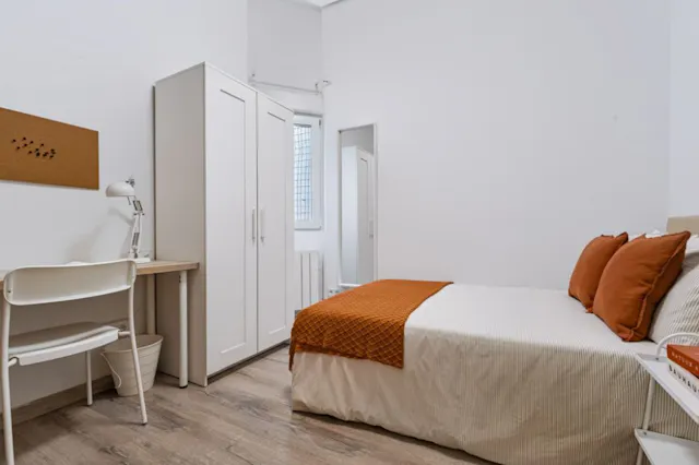 Private room in Calle de Navas del Rey, Madrid (1741766) room image 1