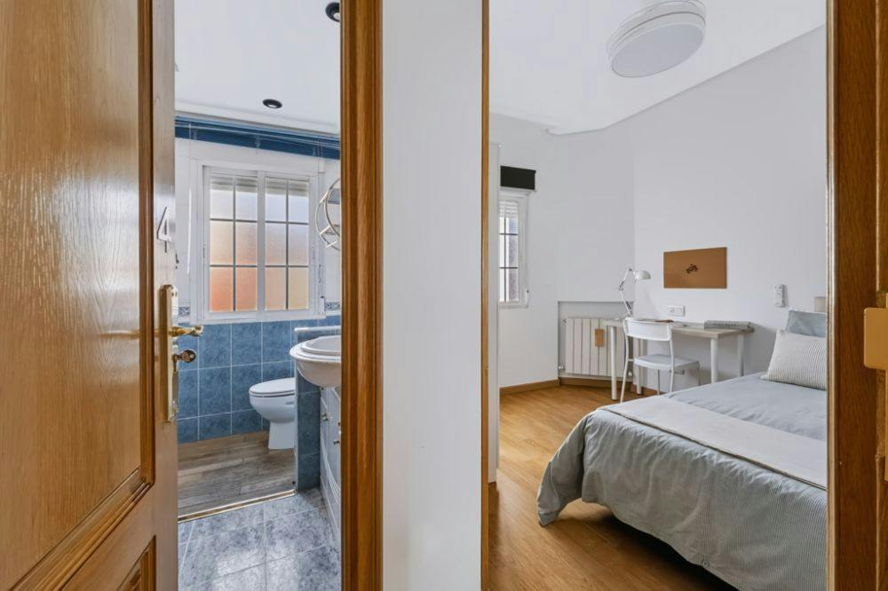 Calle de Navas del Rey, Madrid preview