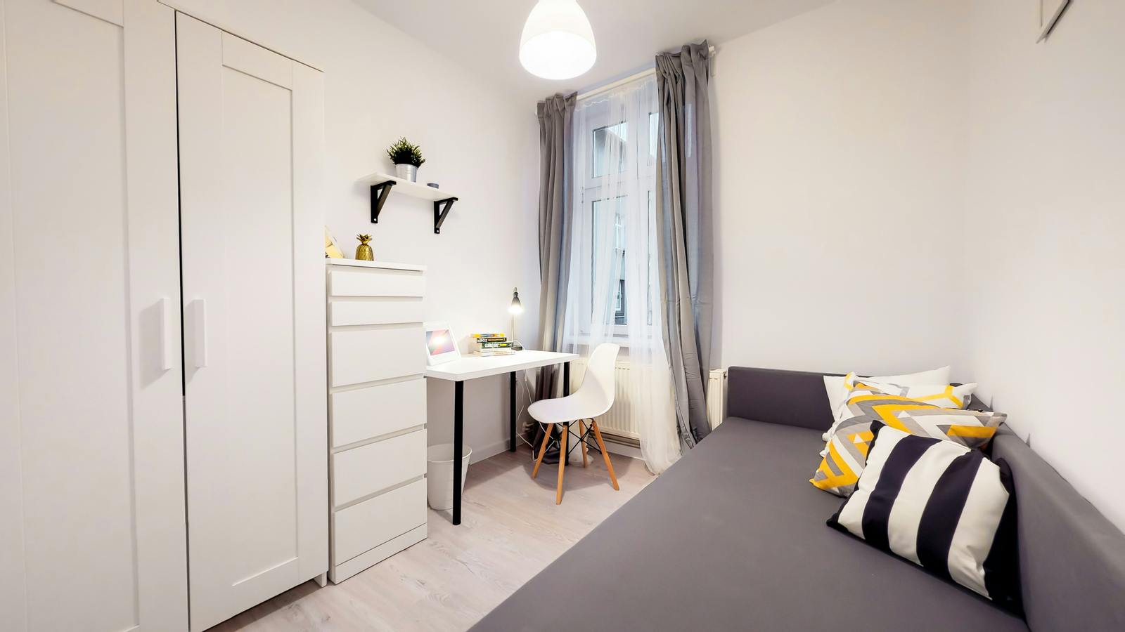 Private room for rent for PLN 1,080 per month in Gliwice, Księcia Ziemowita