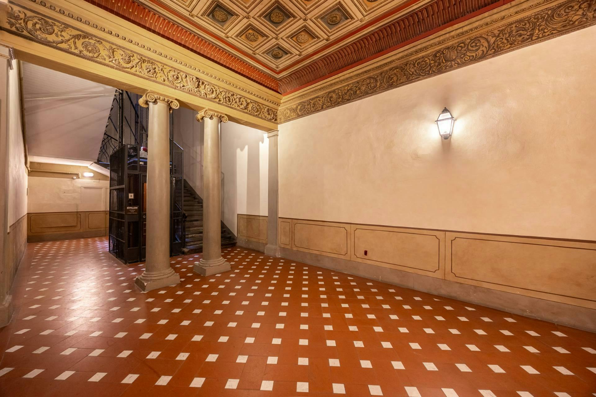 3-Bedroom Apartment in Borgo Ognissanti, Florence (1741914) ROOM 2