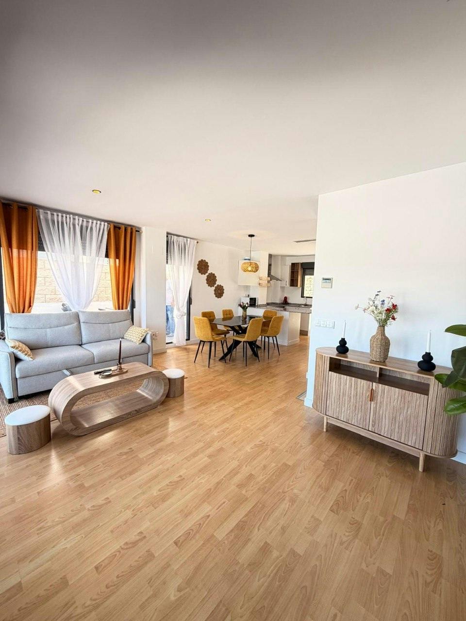 Maison à louer pour 2 500 €/mois à Lleida, Carrer de la Mariola