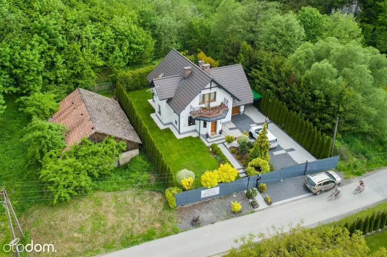 House for rent for €2,600 per month in Prądnik Korzkiewski, Ojcowska