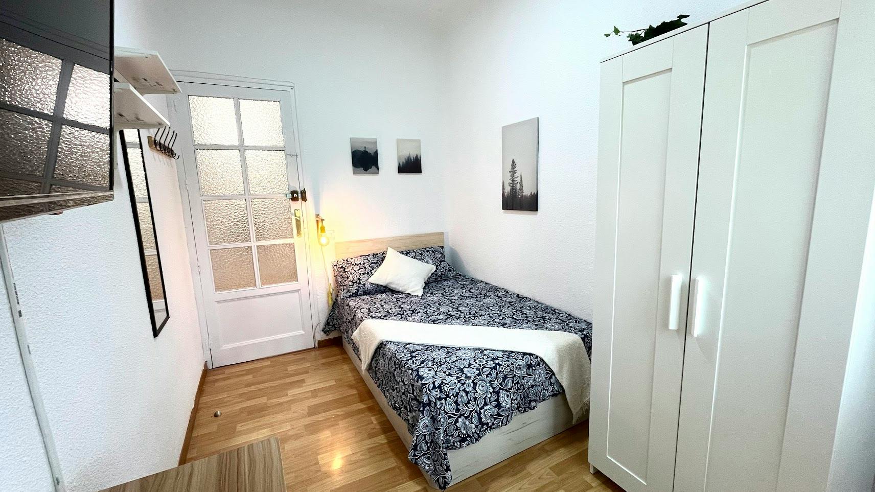 Private room in Avenida de Valladolid, Madrid (1742054) room image 2