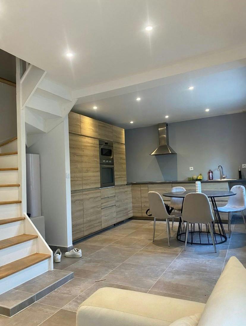 Отдельная комната сдается в аренду за 720 € в месяц в Neuilly-Plaisance, Avenue Carnot