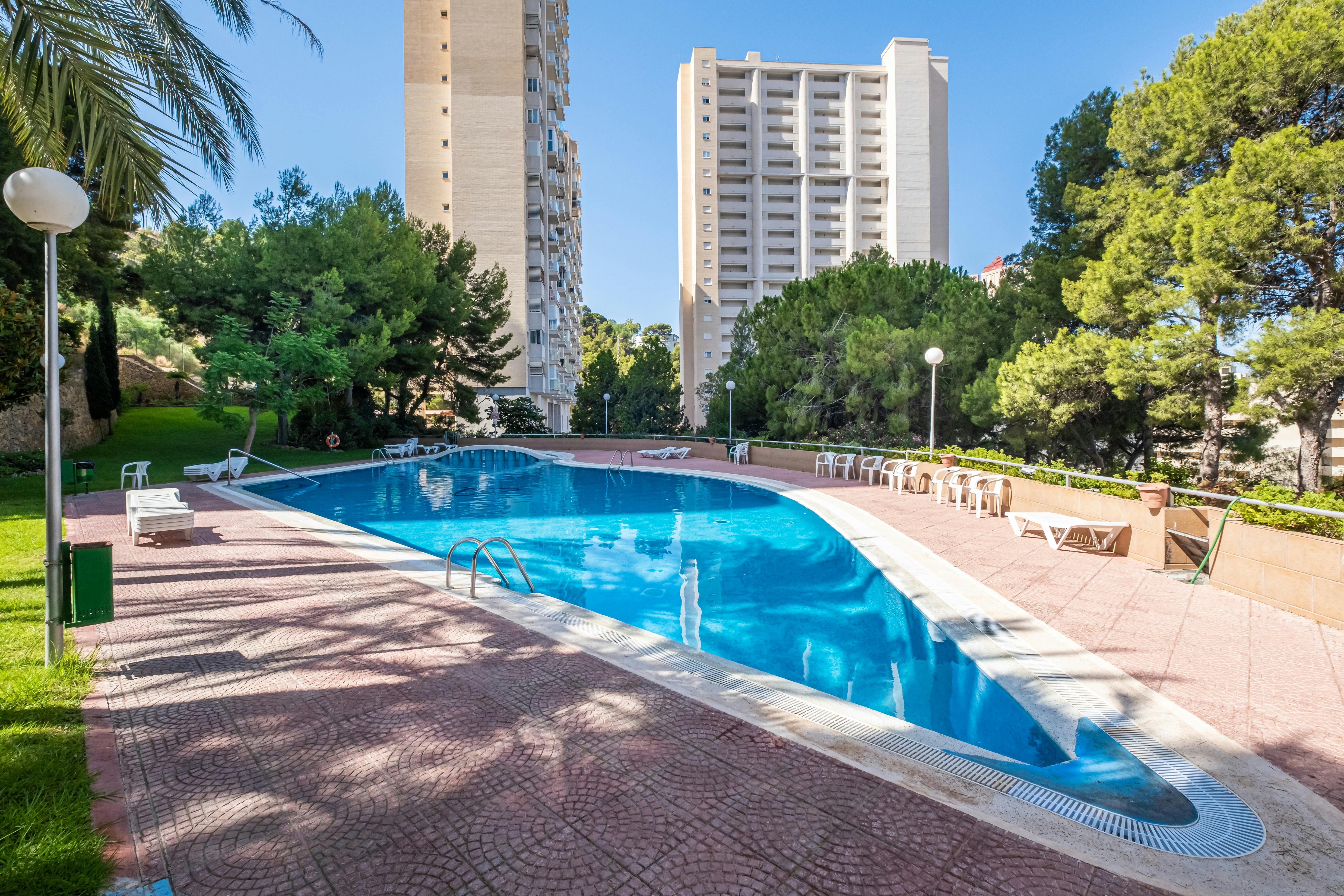 Apartment for rent for €1,100 per month in Benidorm, Avenida de Montecarlo