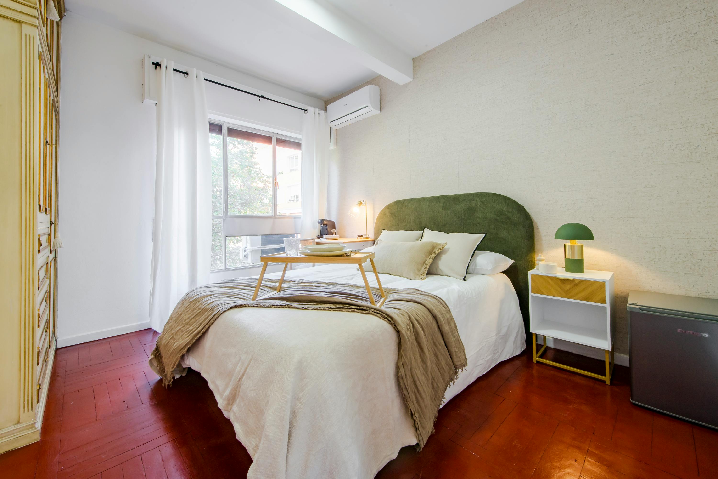 Private room for rent for €820 per month in Madrid, Calle de Loeches