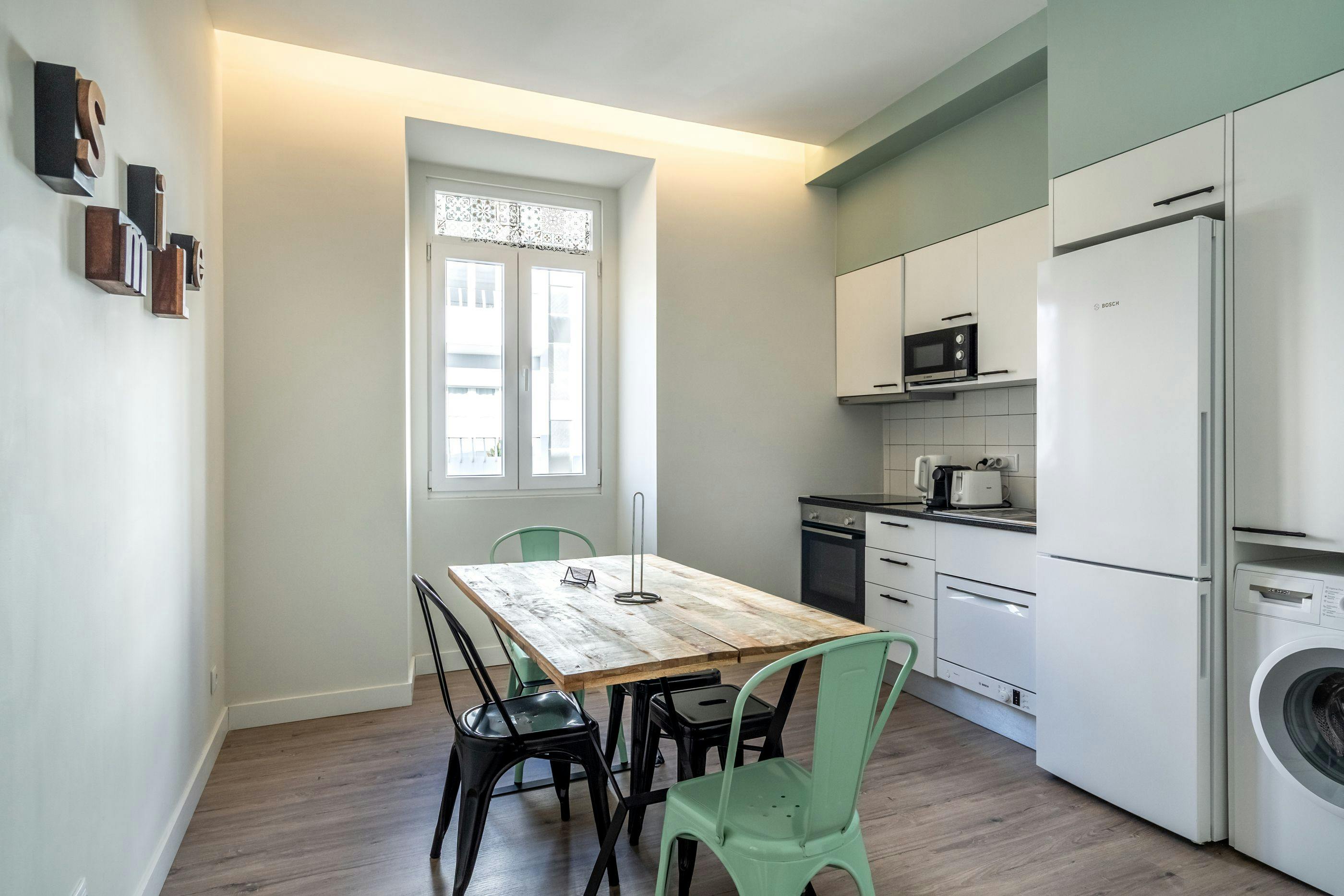 Apartment for rent for €1,570 per month in Lisbon, Rua Doutor Álvaro de Castro