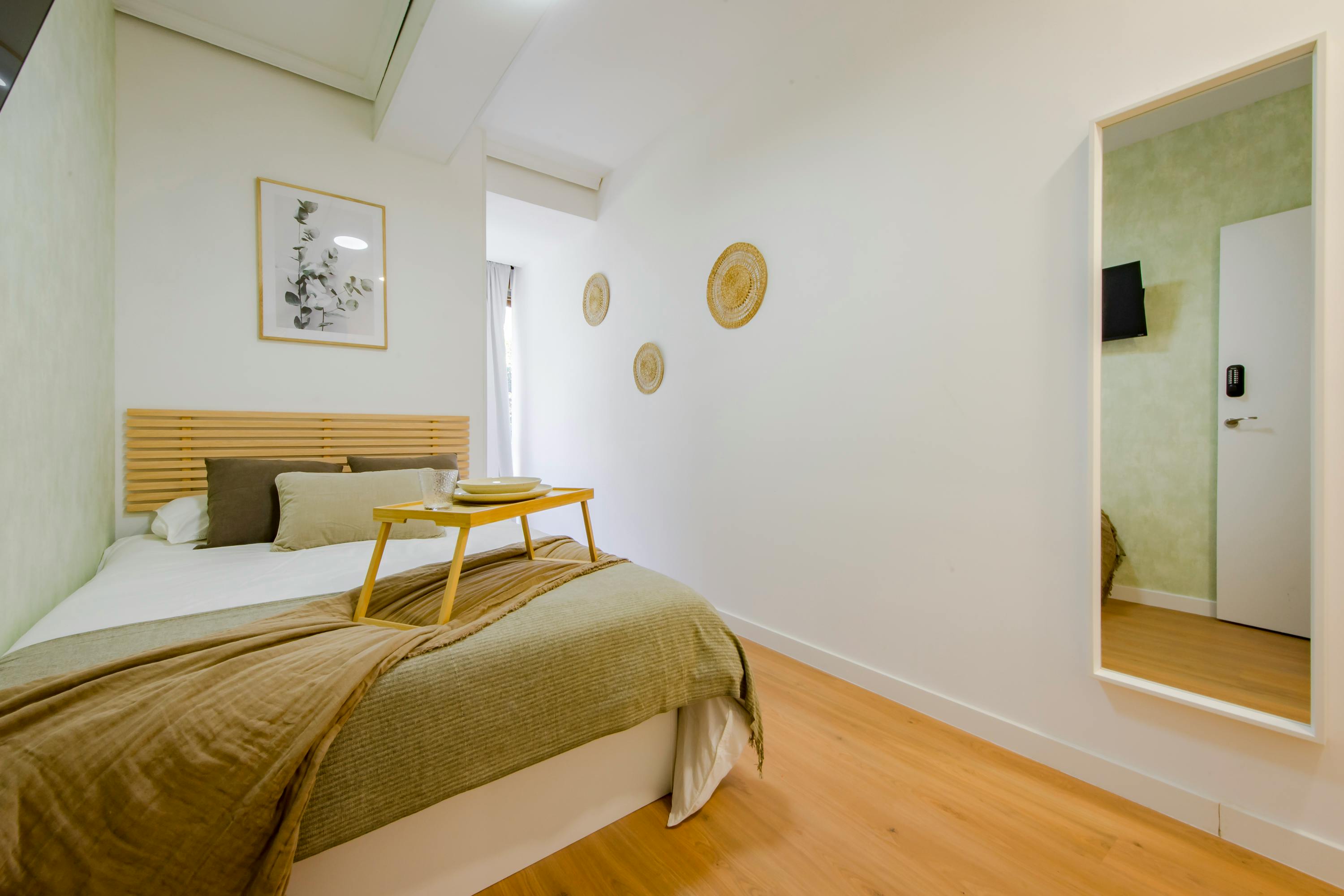 Private room for rent for €770 per month in Madrid, Calle de Loeches