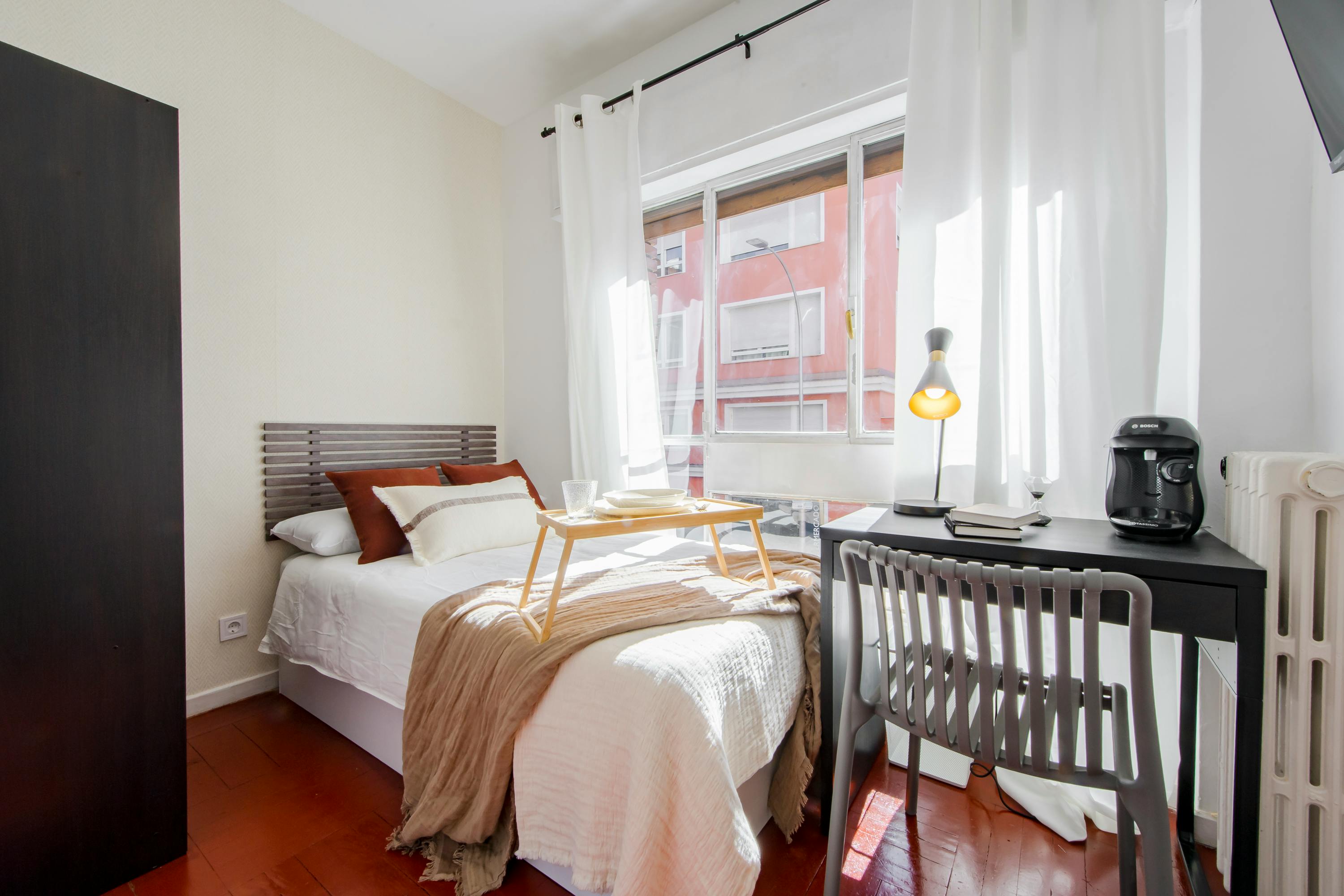 私人房间 正在以 €650 的月租出租，其位于 Madrid, Calle de Loeches