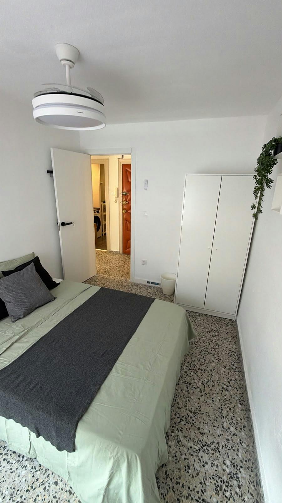 Private room in Calle de Wenceslao Fernández Flórez, Alicante (1742343) room image 1