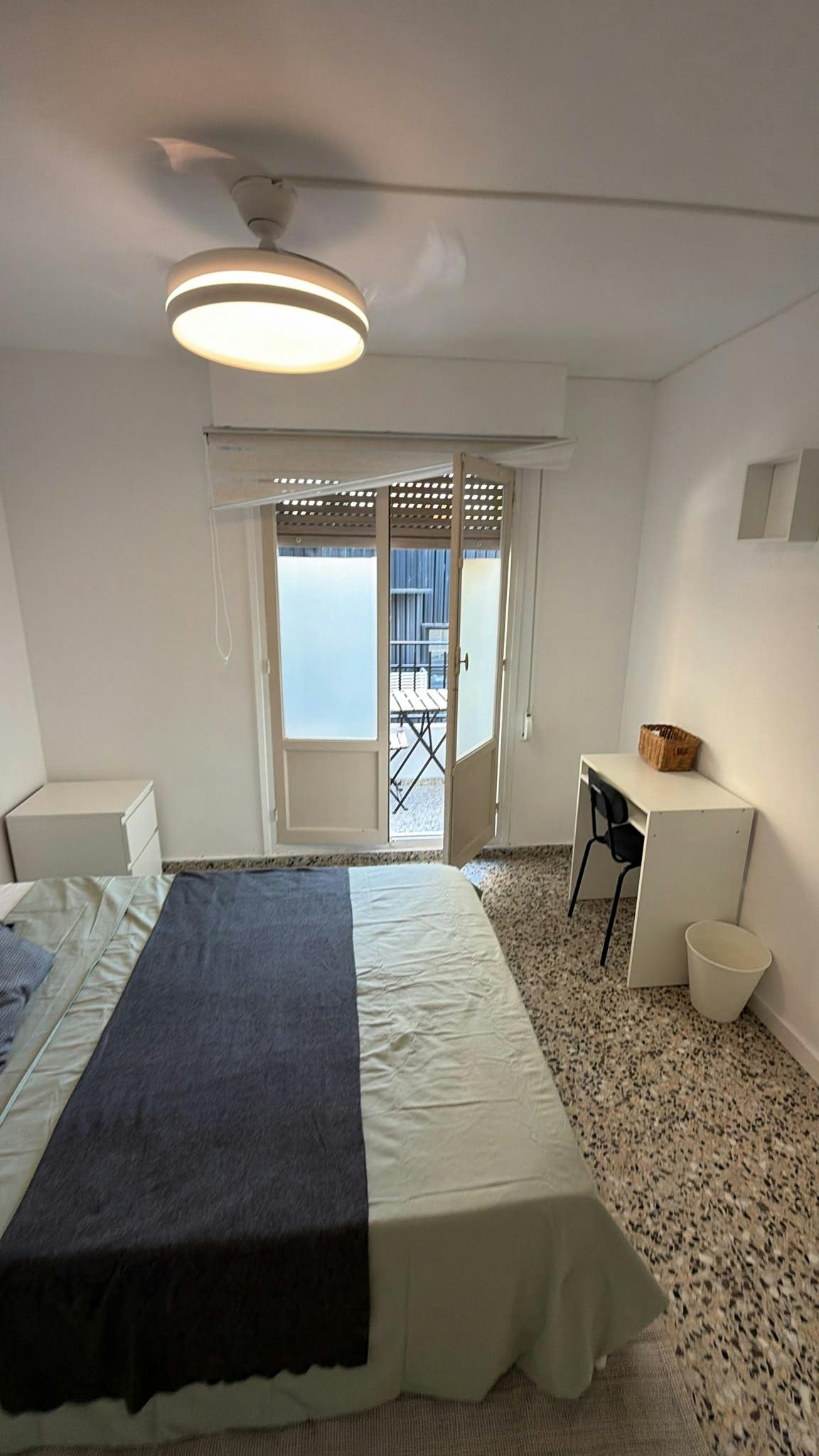 Private room in Calle de Wenceslao Fernández Flórez, Alicante (1742349) room image 1