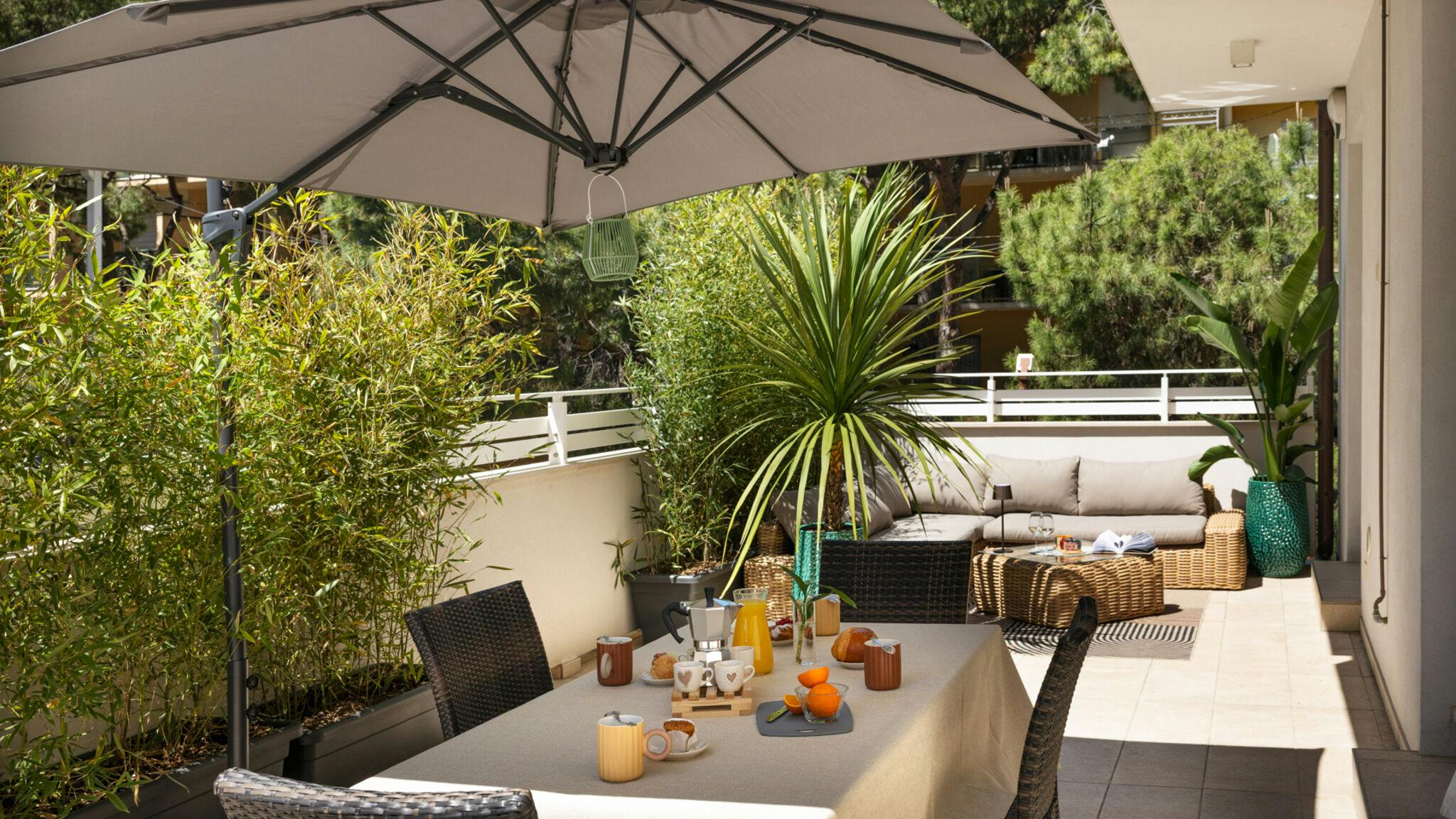 Apartment for rent for €1 per month in Riccione, Viale Maria Ceccarini