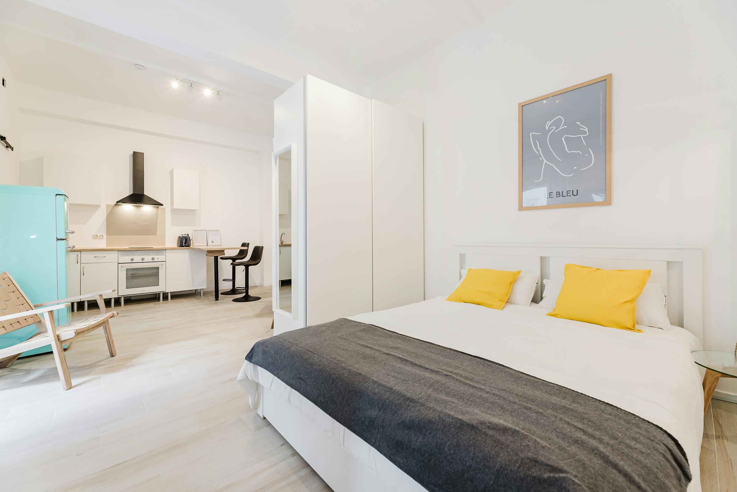 Studio for rent for €1,000 per month in Valencia, Carrer d' Antonio Ponz