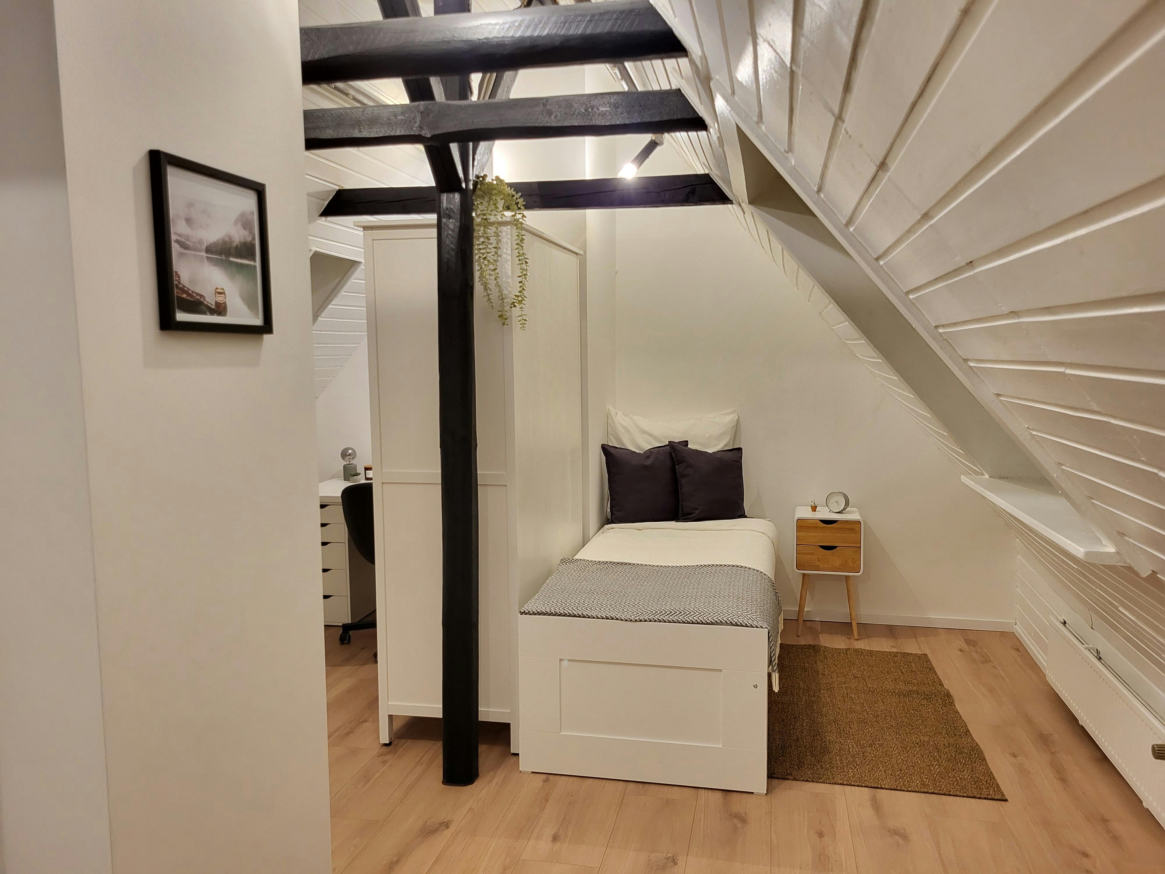 Квартира сдается в аренду за 799 € в месяц в Köln, Esserstraße