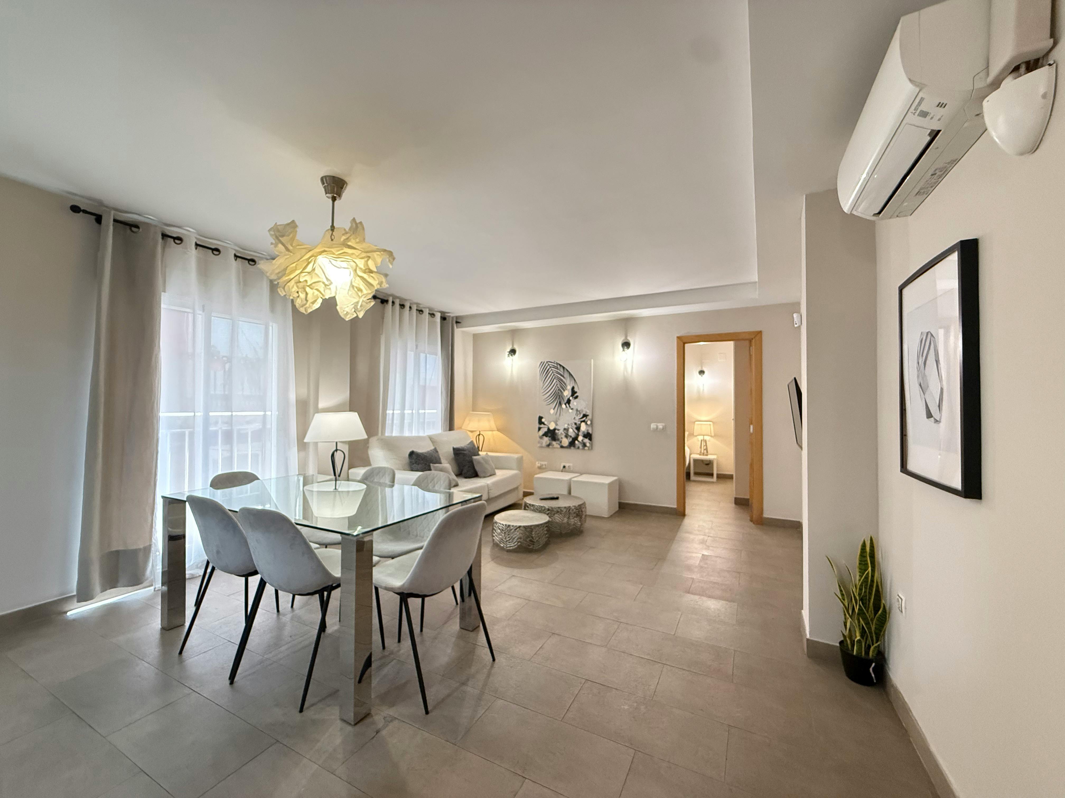公寓 正在以 €1,500 的月租出租，其位于 Valencia, Carrer de Balmes