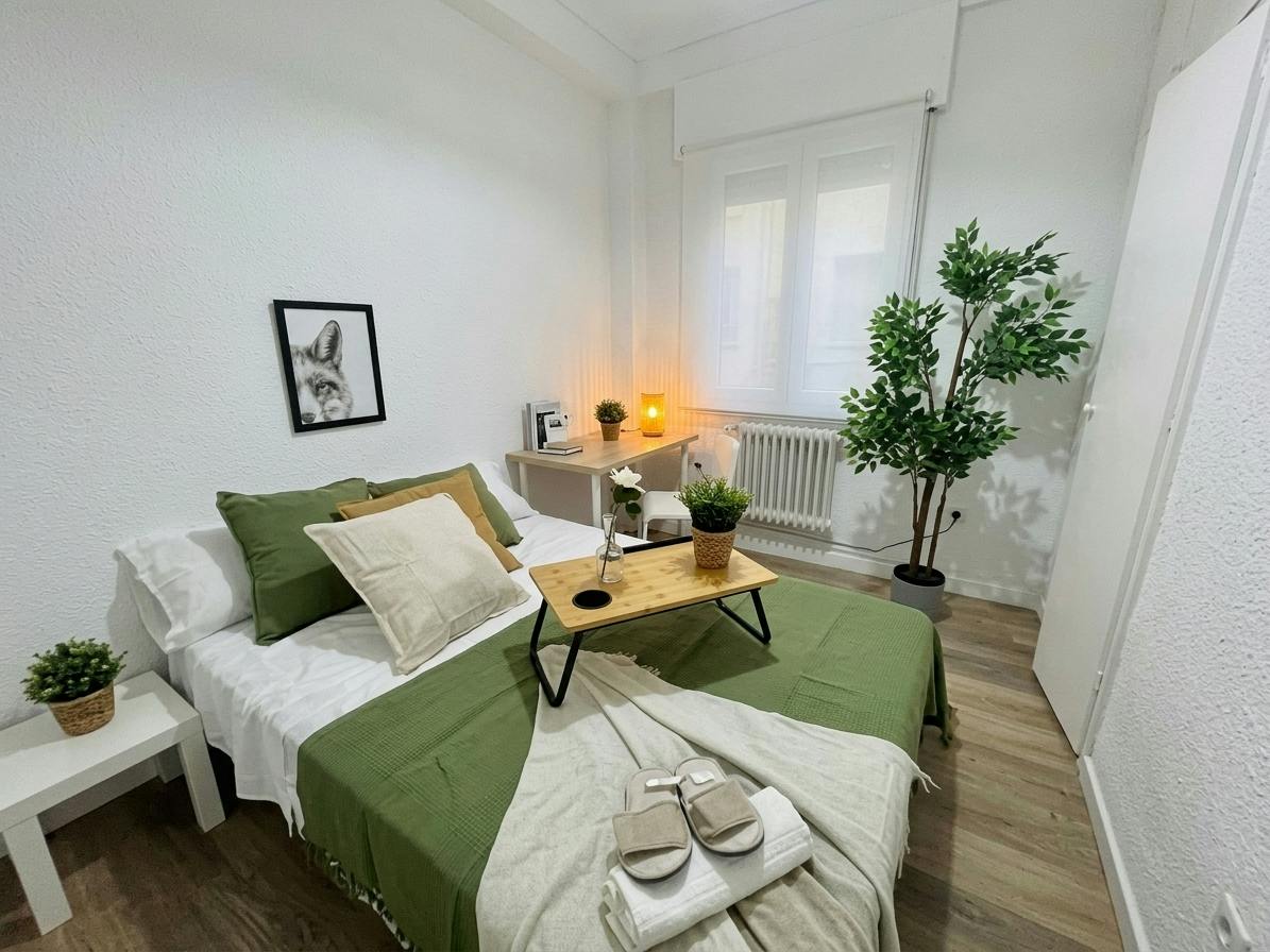 Private room for rent for €399 per month in Toledo, Calle Castilla