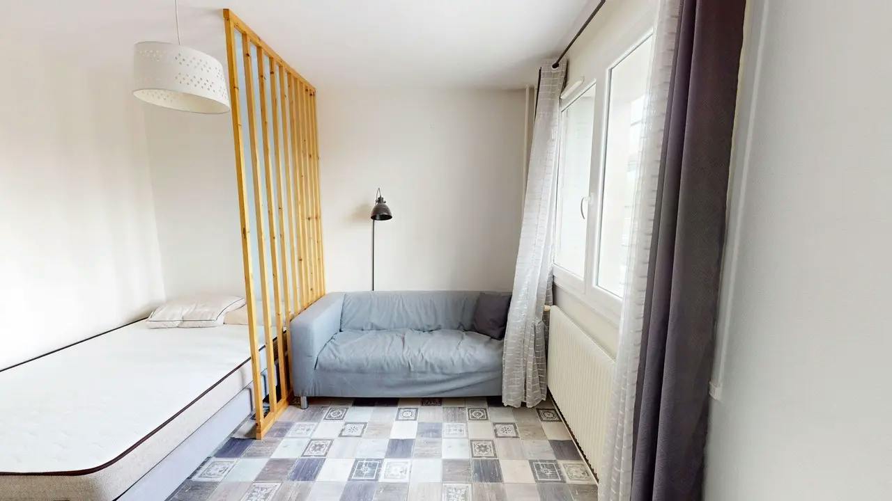 Apartment for rent for €570 per month in Fontaine, Avenue Aristide Briand
