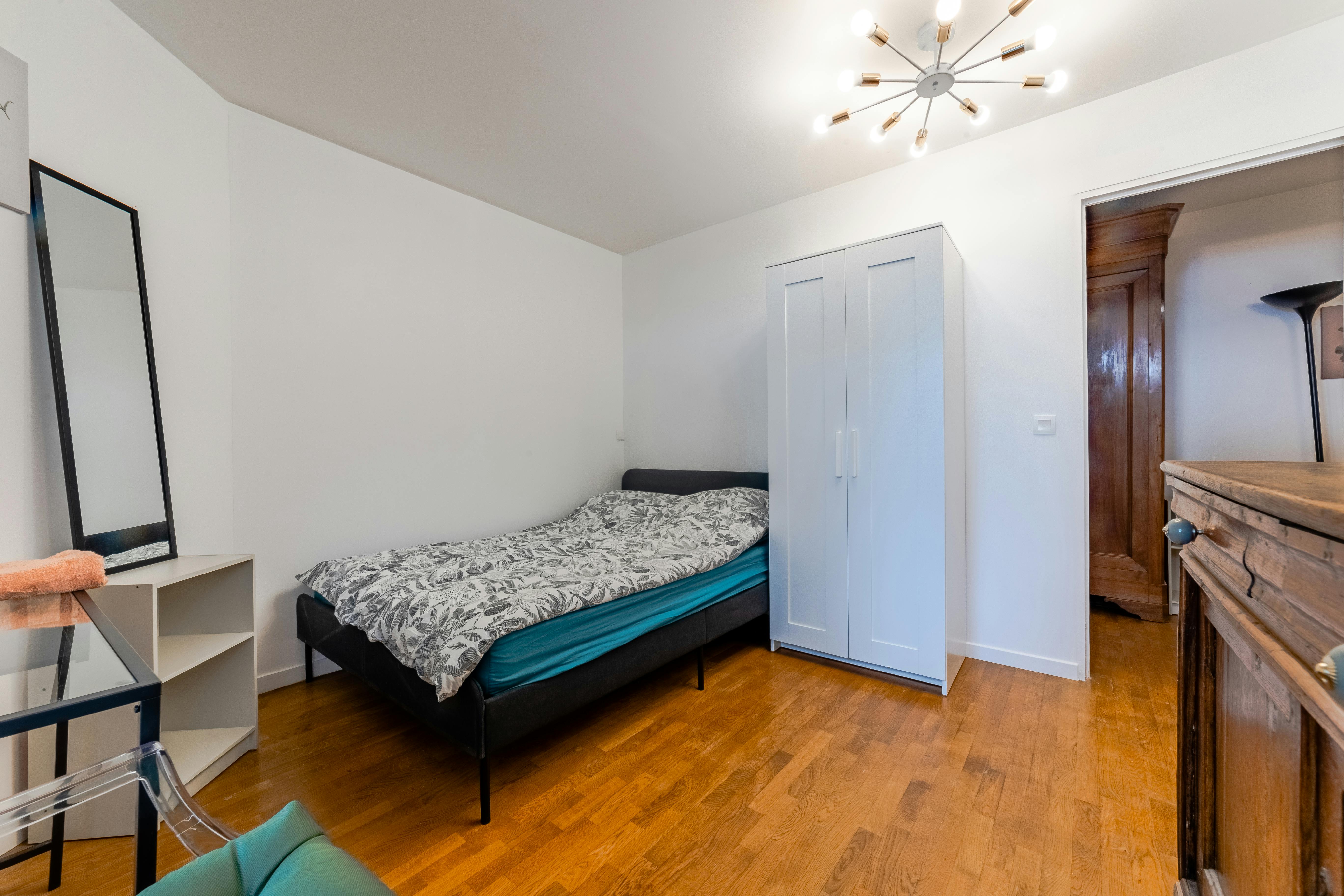 Private room for rent for €900 per month in Suresnes, Rue Ledru Rollin