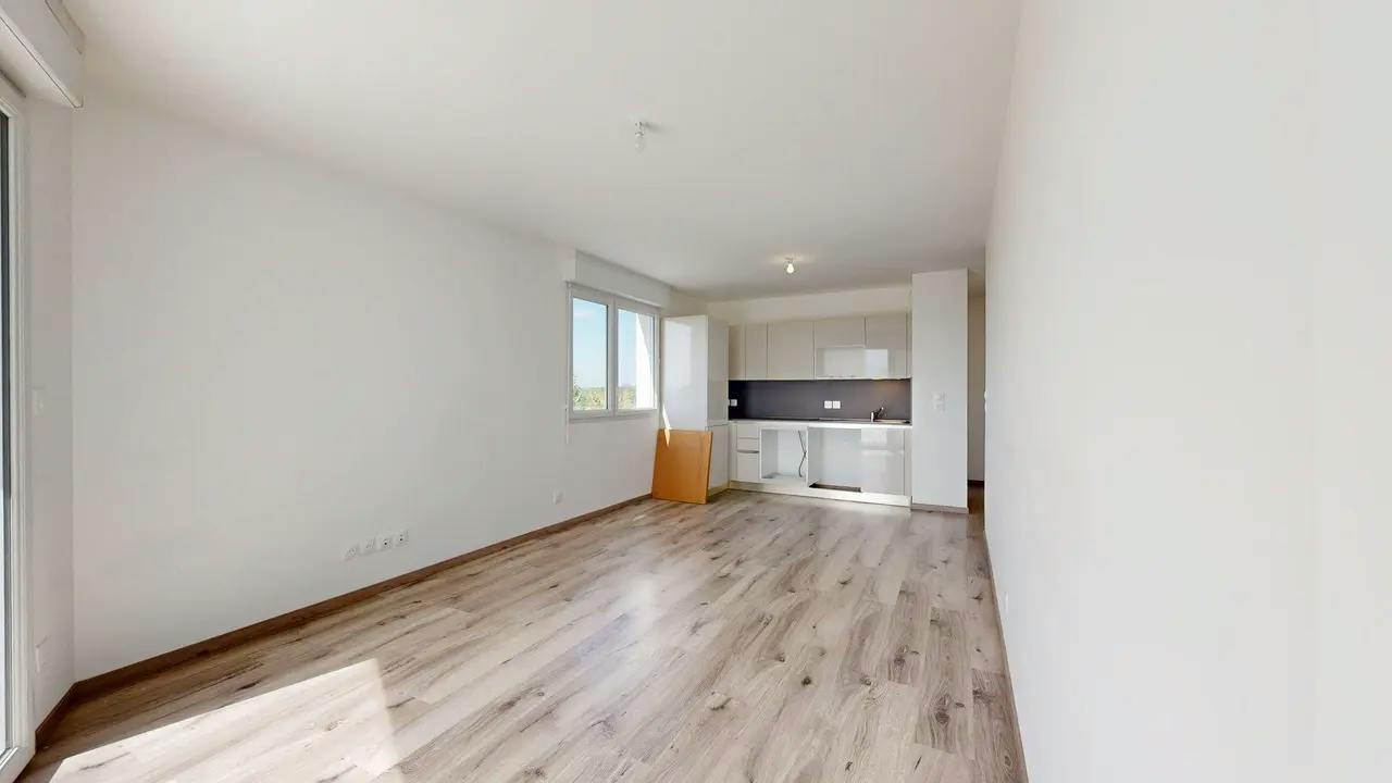 2-Bedroom Apartment in Avenue Marie-Antoinette Tonnelat, Nantes (1742636) ROOM 1