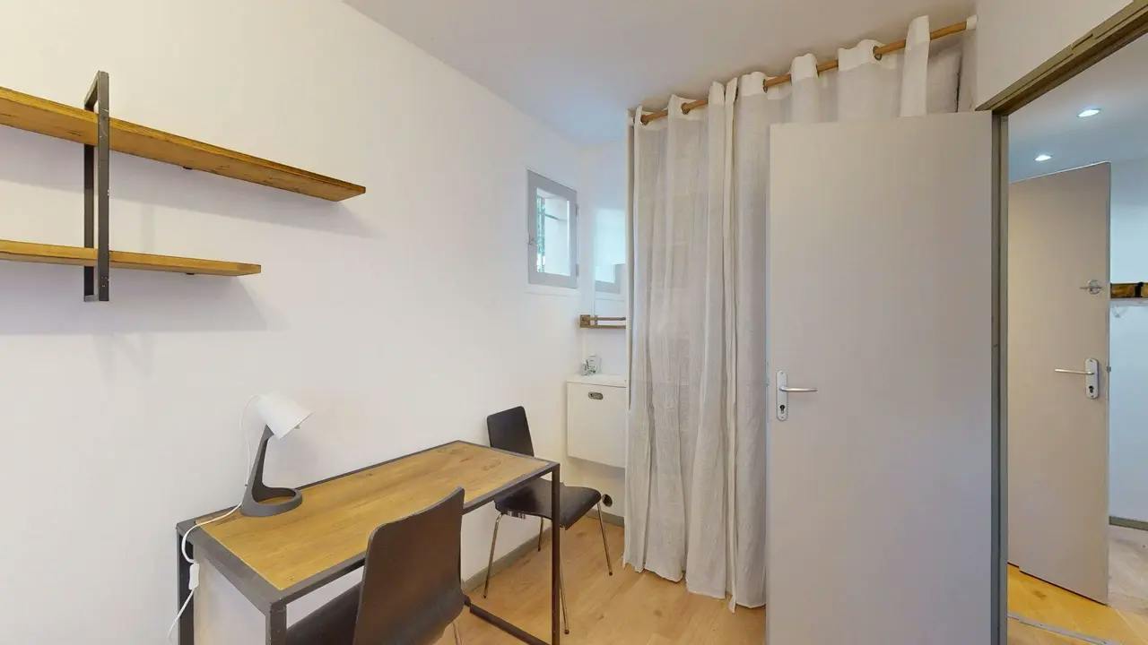 Private room in Rue Henri Desbals, Toulouse (1742640) room image 2