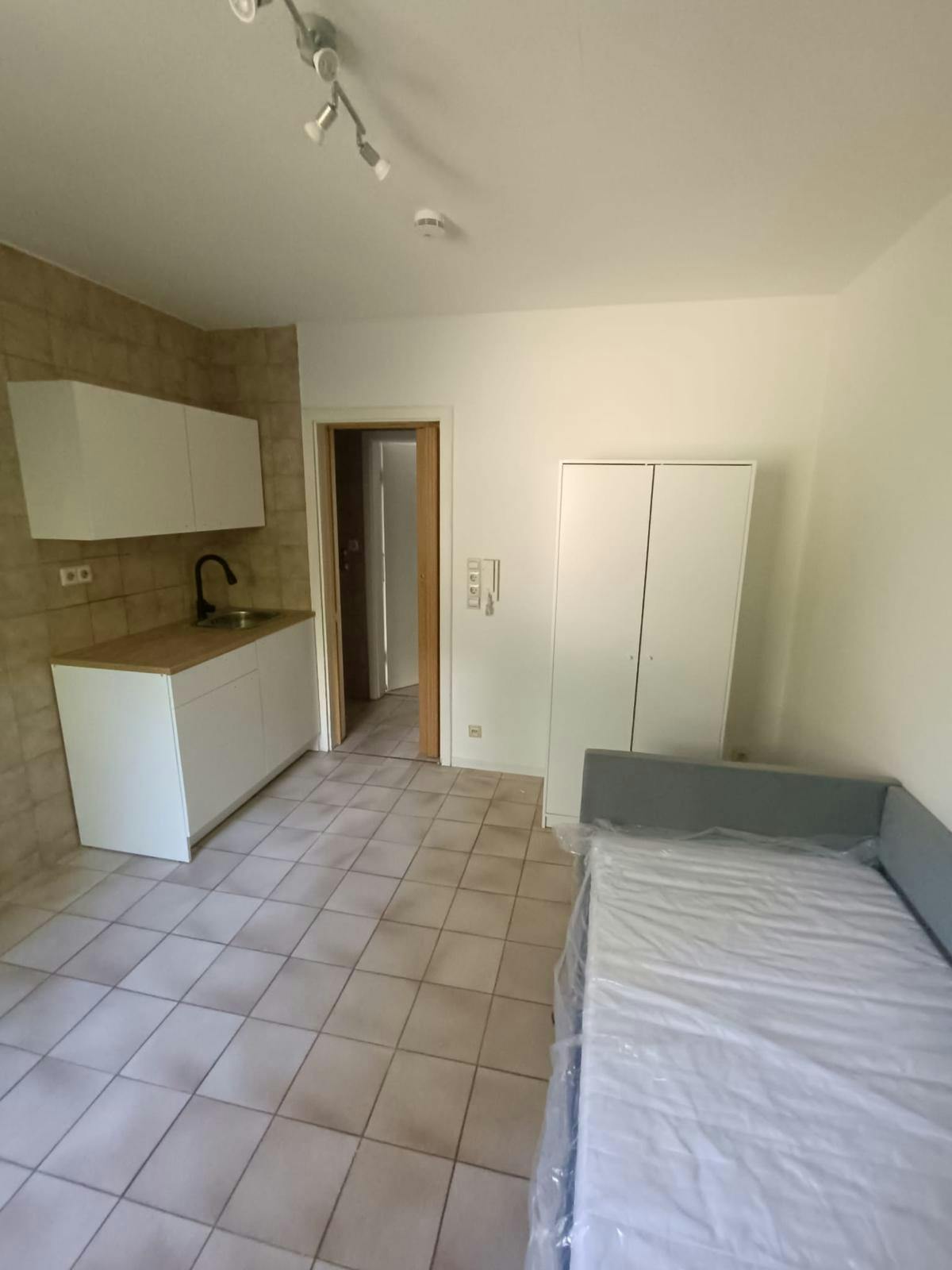 Studio for rent for €750 per month in Stuttgart, Spemannstraße