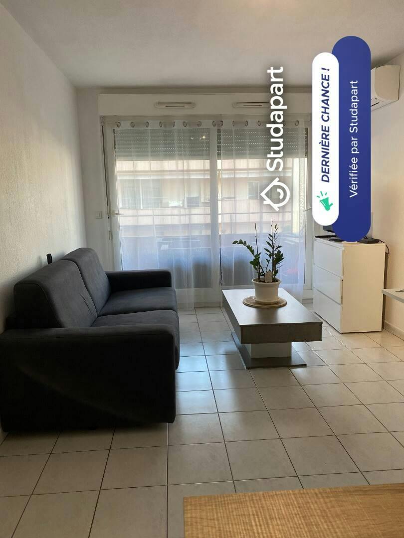 Appartement te huur voor € 730 per maand in Mandelieu-la-Napoule, Rue Laurent Gandolphe