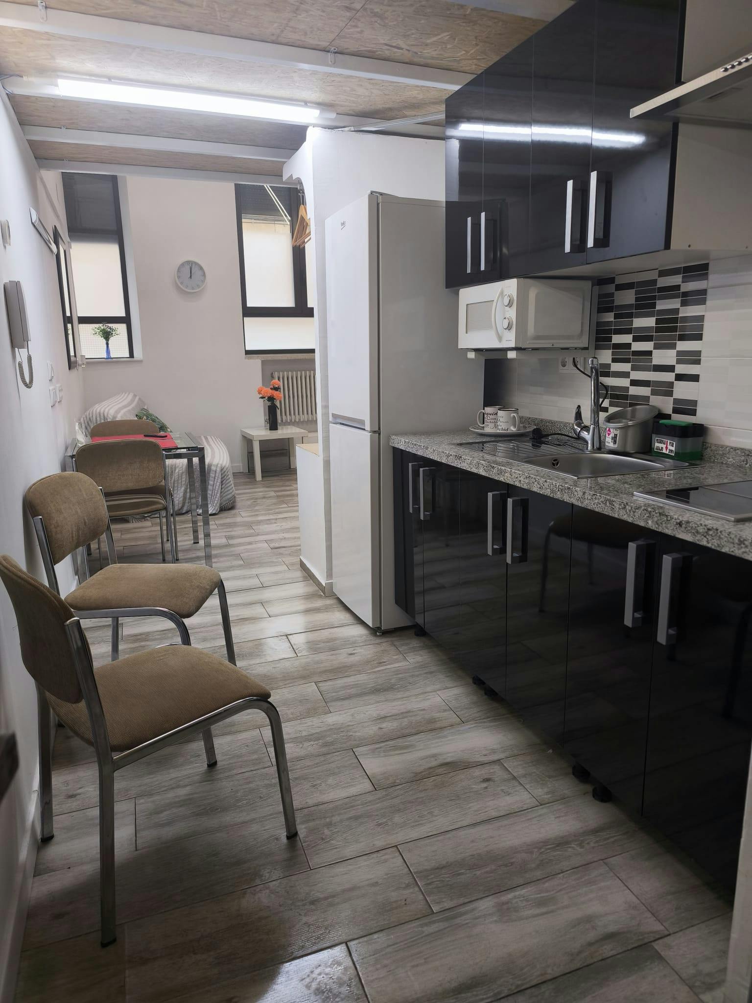 Apartamento en alquiler por 998 € al mes en Salamanca, Calle Hovohambre