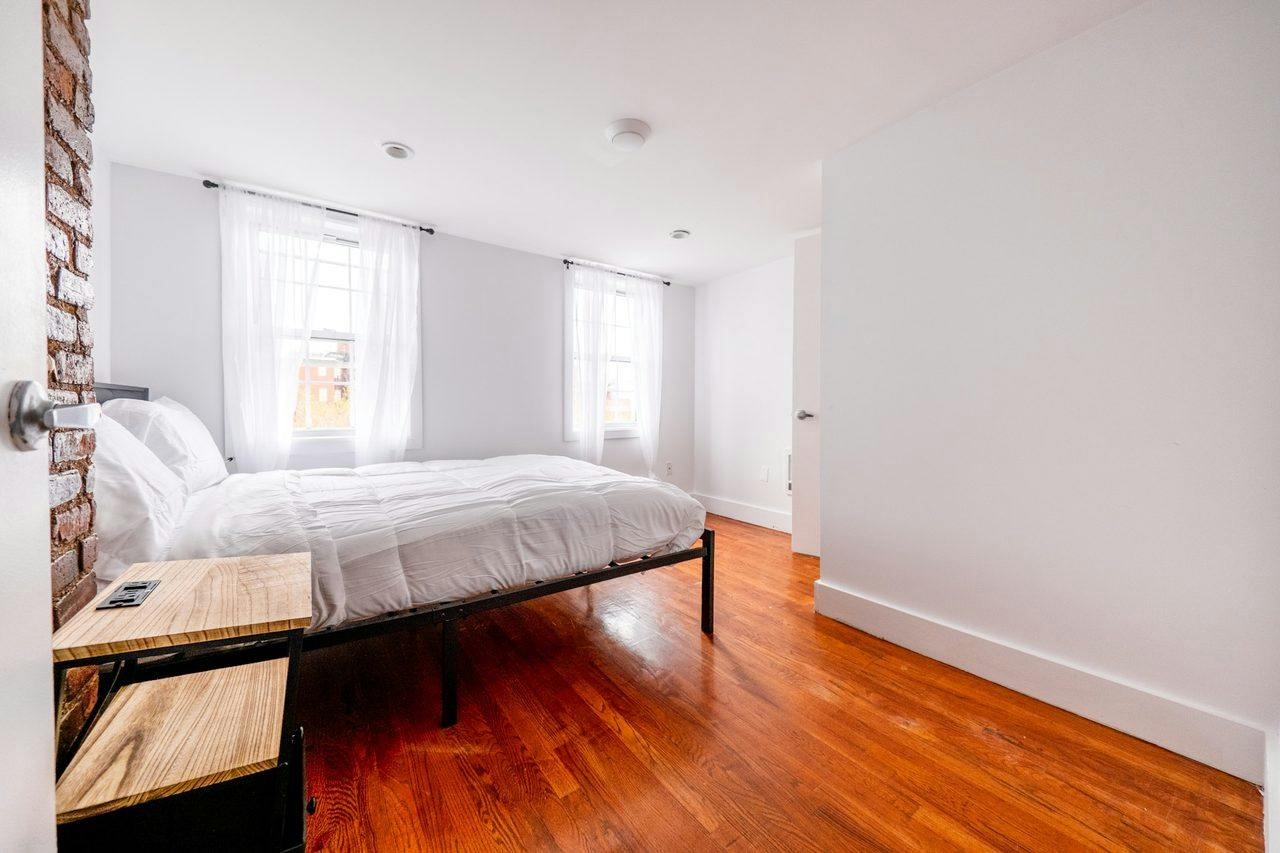 Apartment for rent for $1,708 per month in Brooklyn, Evergreen Avenue