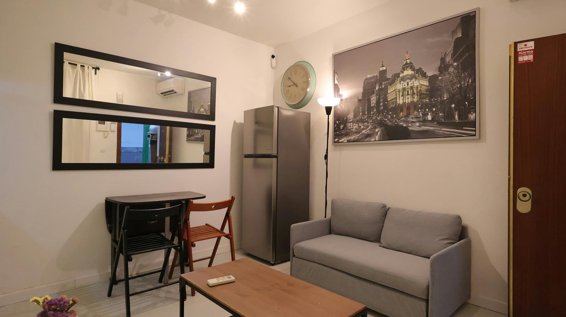 Calle del Salitre, Madrid preview