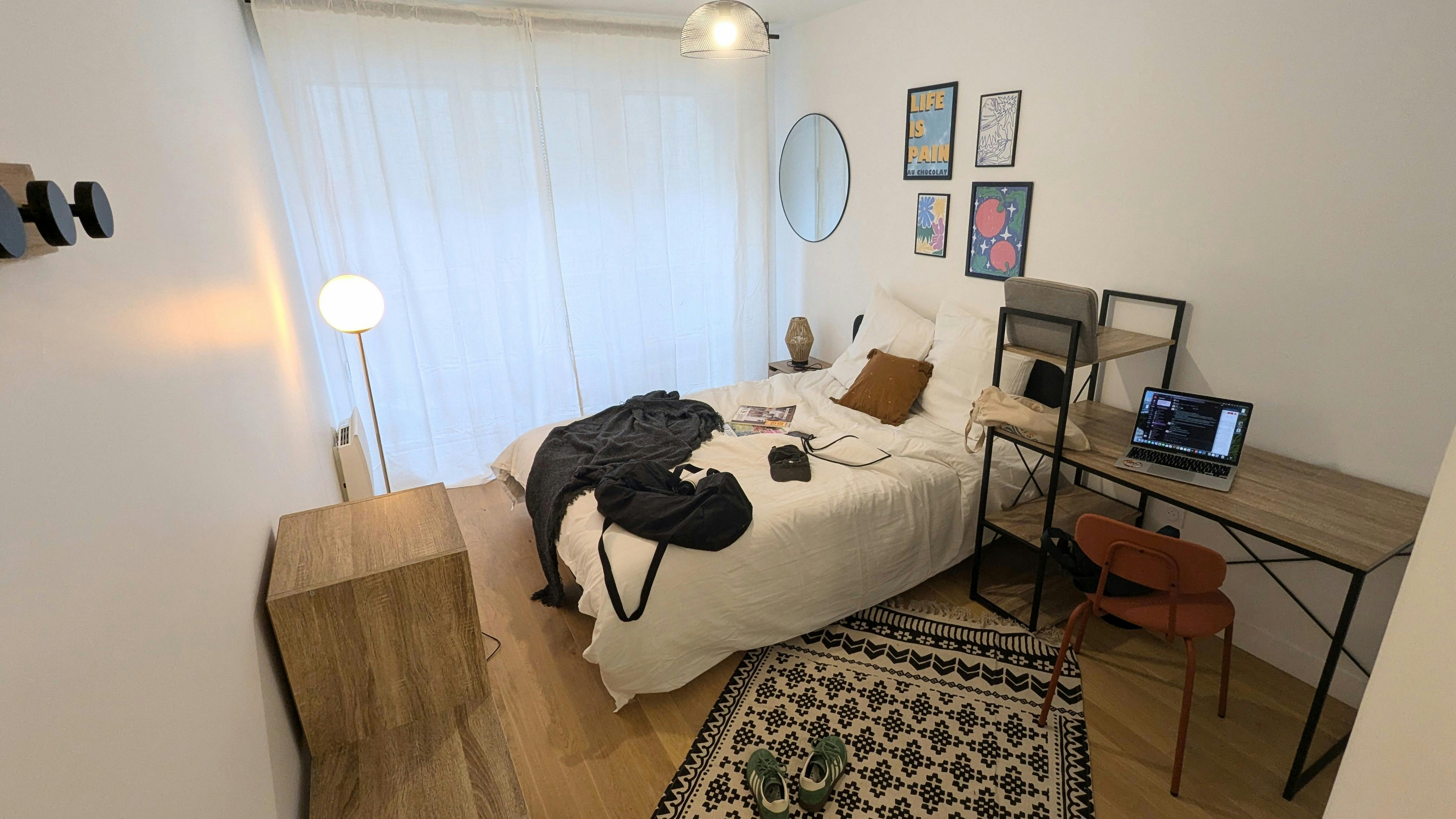 Pièce à Clichy