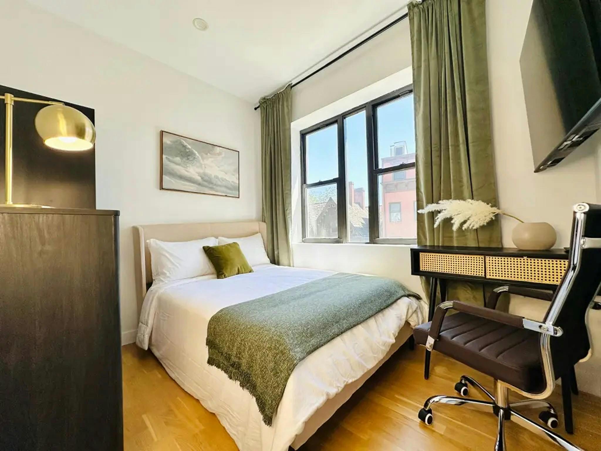 Apartment for rent for $1,280 per month in Brooklyn, Dekalb Avenue