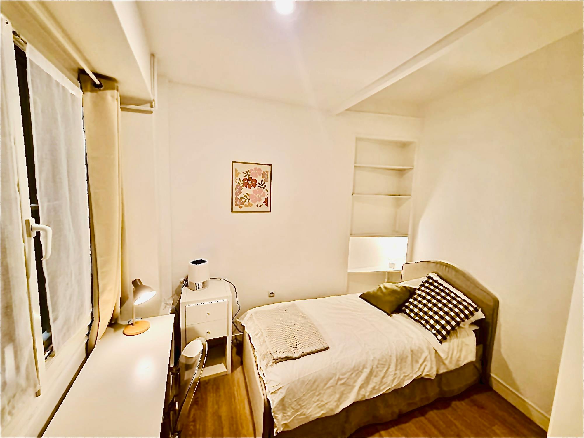 Private room in Rue des Saussaies, Paris (1743173) room image 1